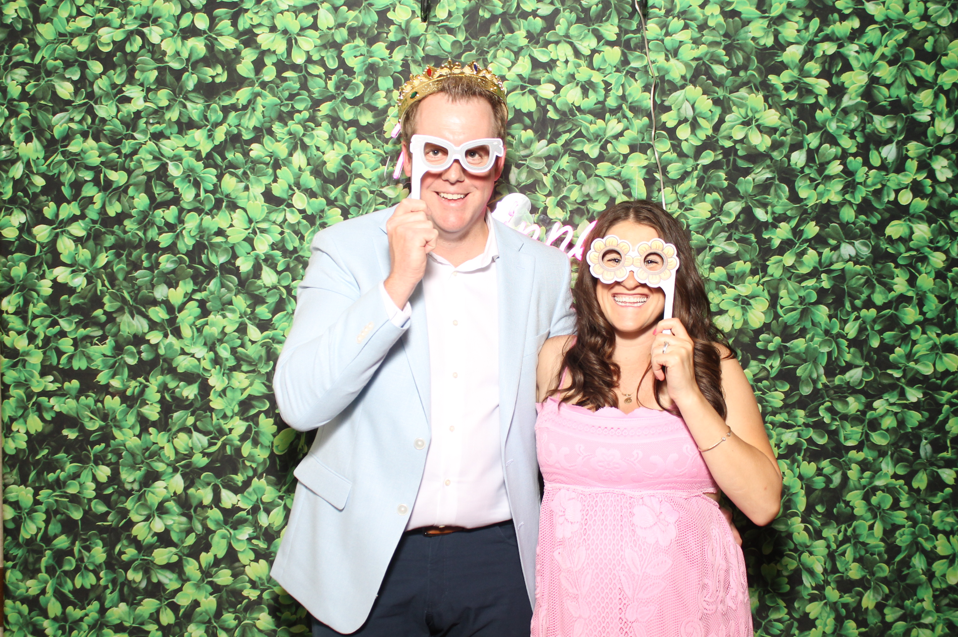 Mr. & Mrs Skinner | View more photos from the event at gallery.photoboothcincy.com/u/PhotoBoothCincy/Mr-Mrs-Skinner