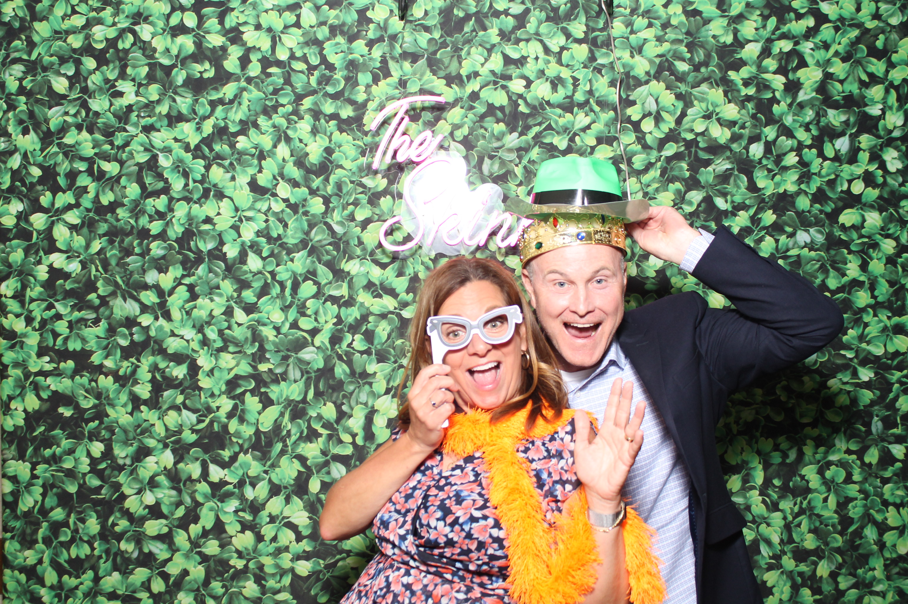 Mr. & Mrs Skinner | View more photos from the event at gallery.photoboothcincy.com/u/PhotoBoothCincy/Mr-Mrs-Skinner