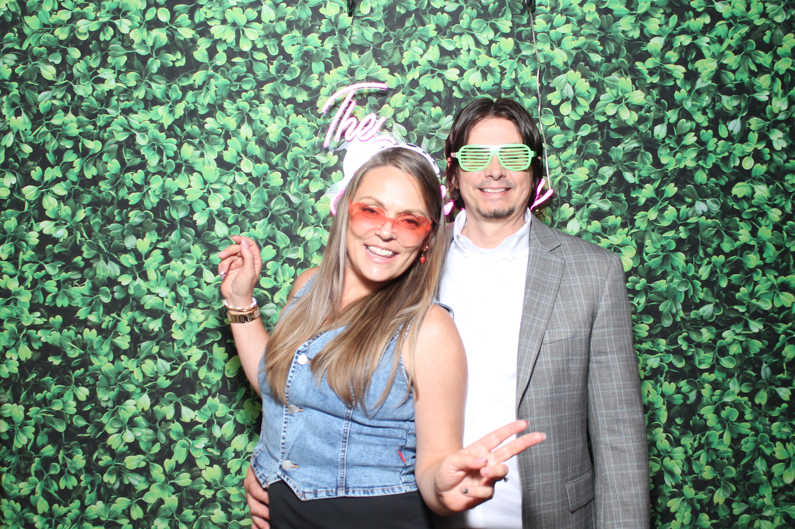 Mr. & Mrs Skinner | View more photos from the event at gallery.photoboothcincy.com/u/PhotoBoothCincy/Mr-Mrs-Skinner