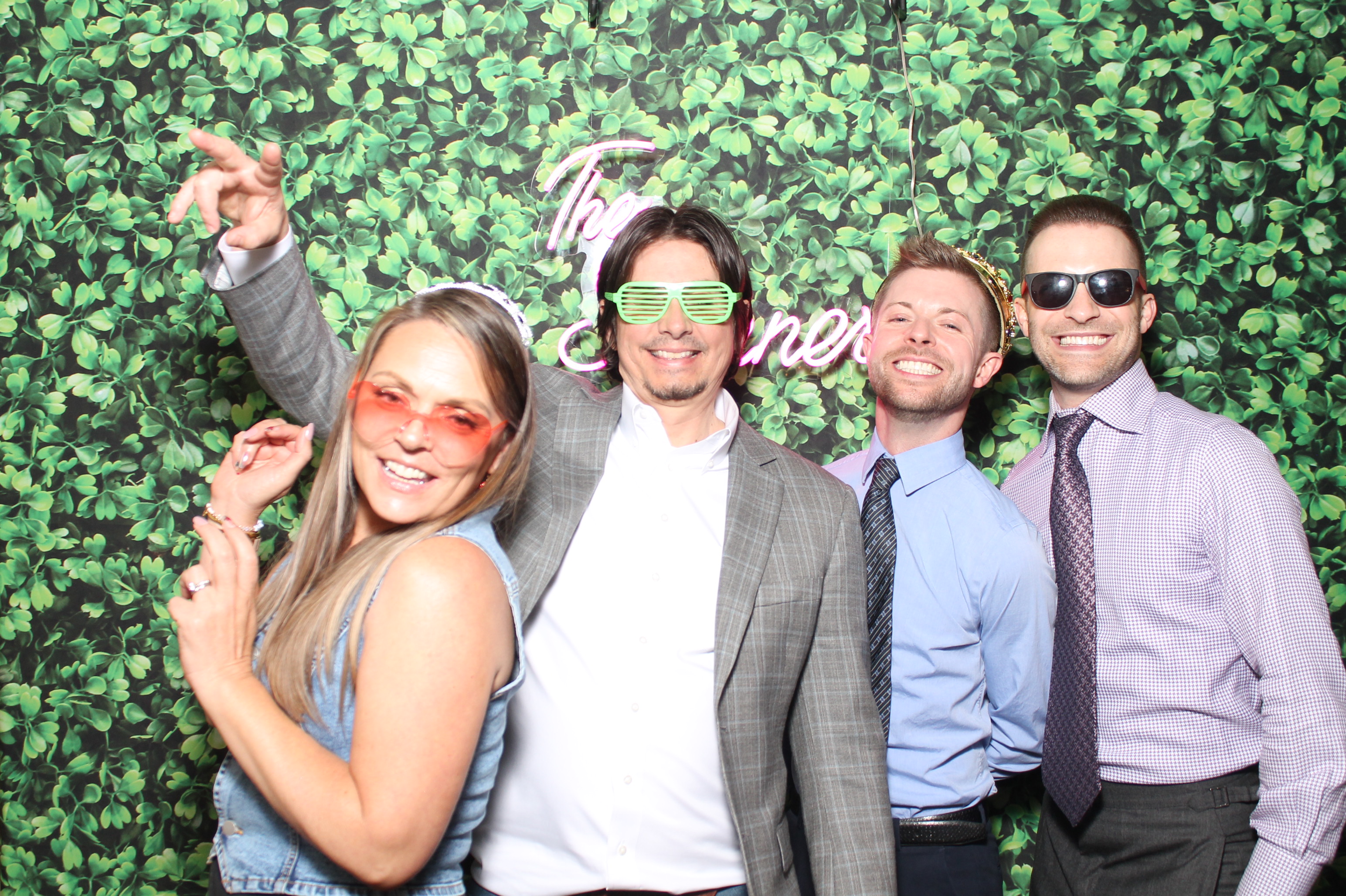 Mr. & Mrs Skinner | View more photos from the event at gallery.photoboothcincy.com/u/PhotoBoothCincy/Mr-Mrs-Skinner