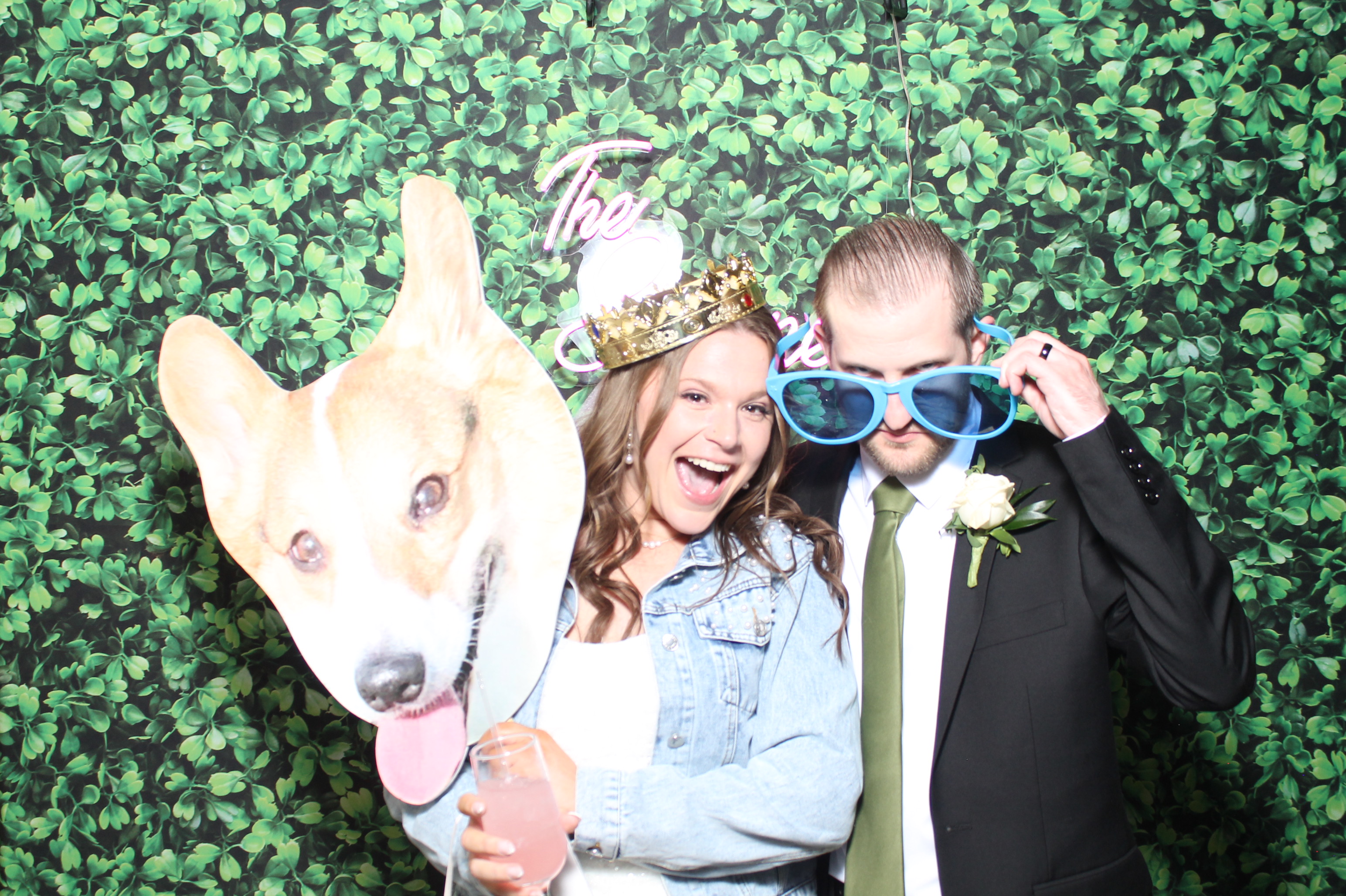 Mr. & Mrs Skinner | View more photos from the event at gallery.photoboothcincy.com/u/PhotoBoothCincy/Mr-Mrs-Skinner