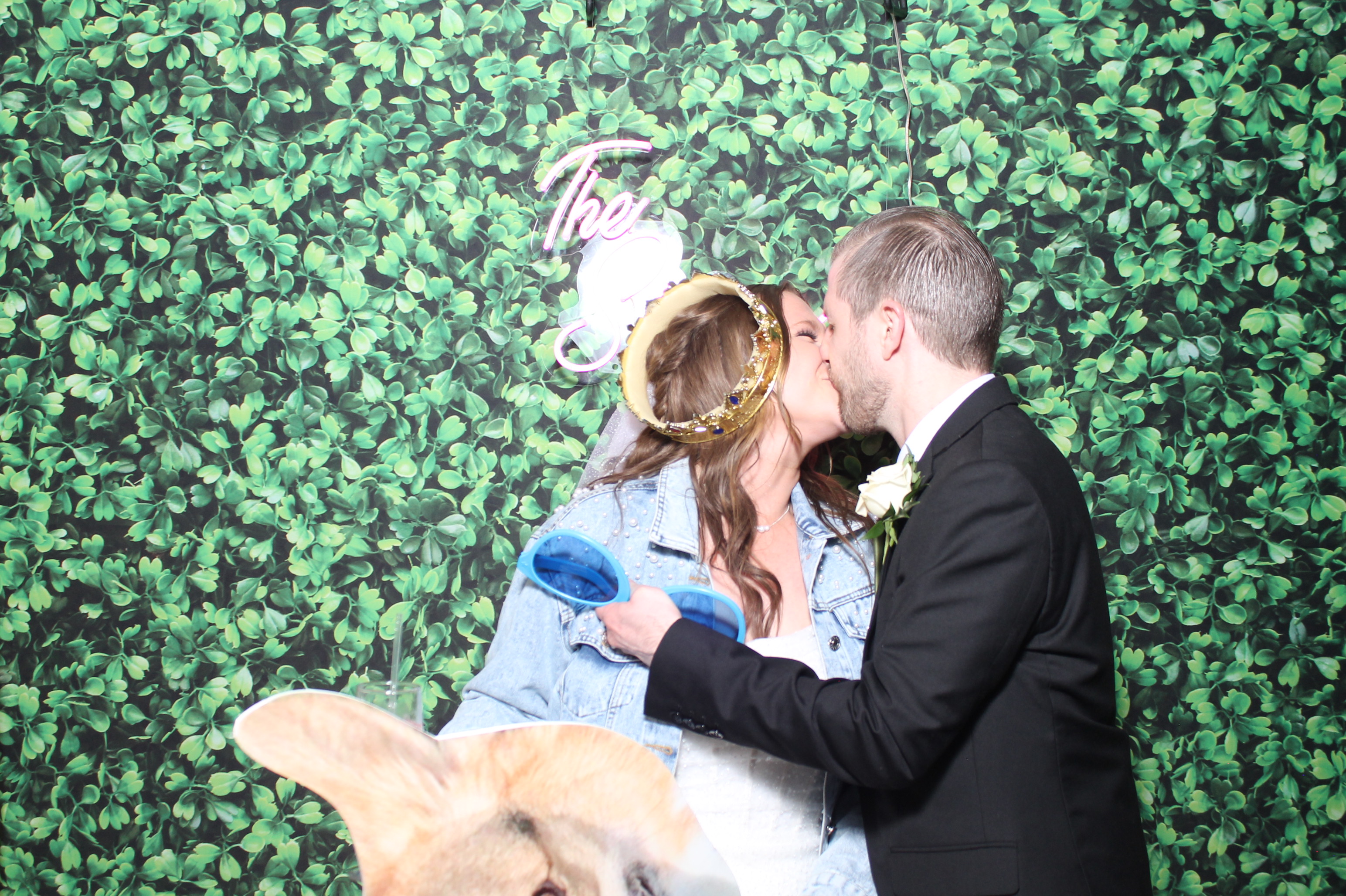 Mr. & Mrs Skinner | View more photos from the event at gallery.photoboothcincy.com/u/PhotoBoothCincy/Mr-Mrs-Skinner
