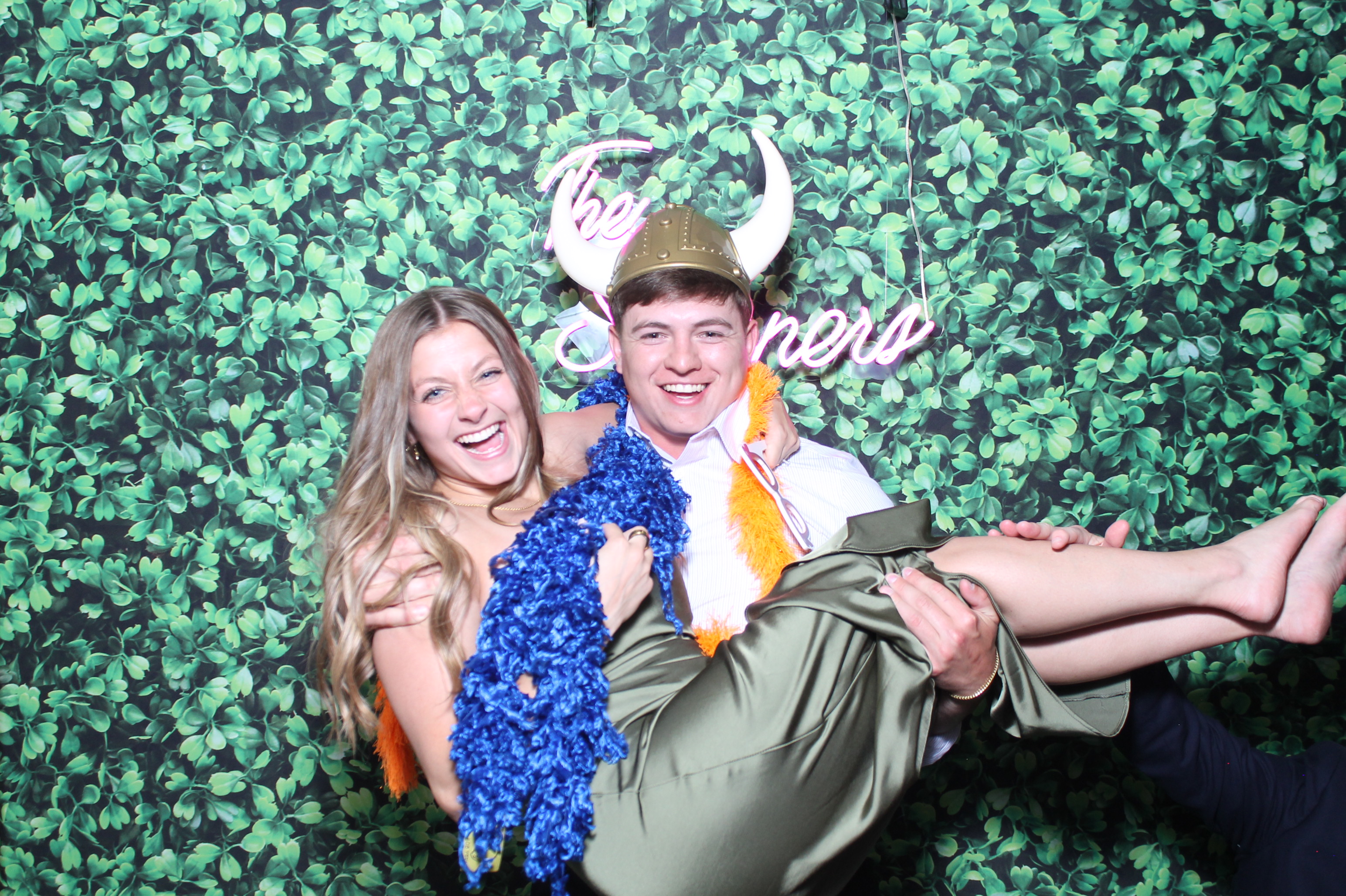 Mr. & Mrs Skinner | View more photos from the event at gallery.photoboothcincy.com/u/PhotoBoothCincy/Mr-Mrs-Skinner