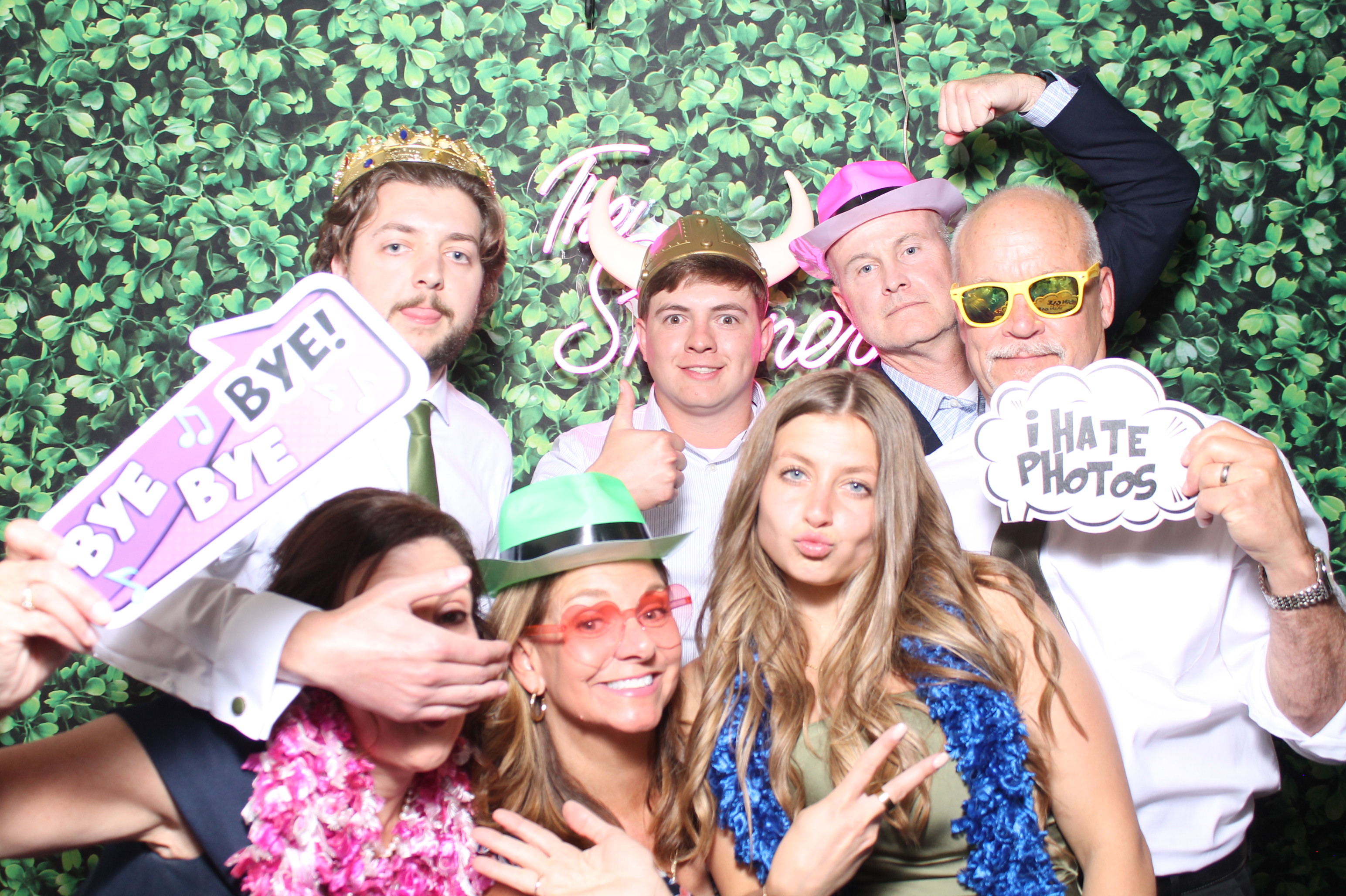 Mr. & Mrs Skinner | View more photos from the event at gallery.photoboothcincy.com/u/PhotoBoothCincy/Mr-Mrs-Skinner