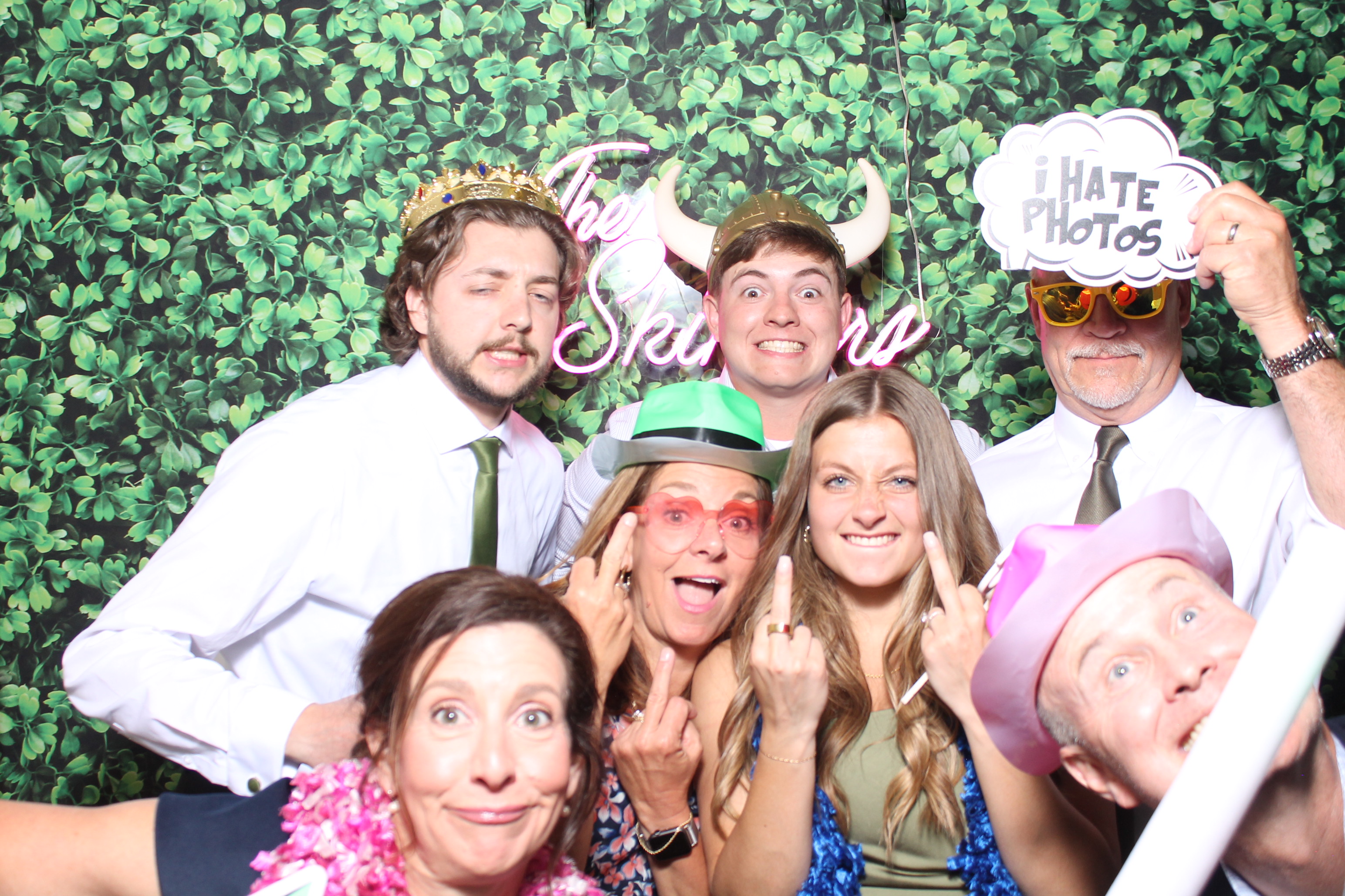 Mr. & Mrs Skinner | View more photos from the event at gallery.photoboothcincy.com/u/PhotoBoothCincy/Mr-Mrs-Skinner