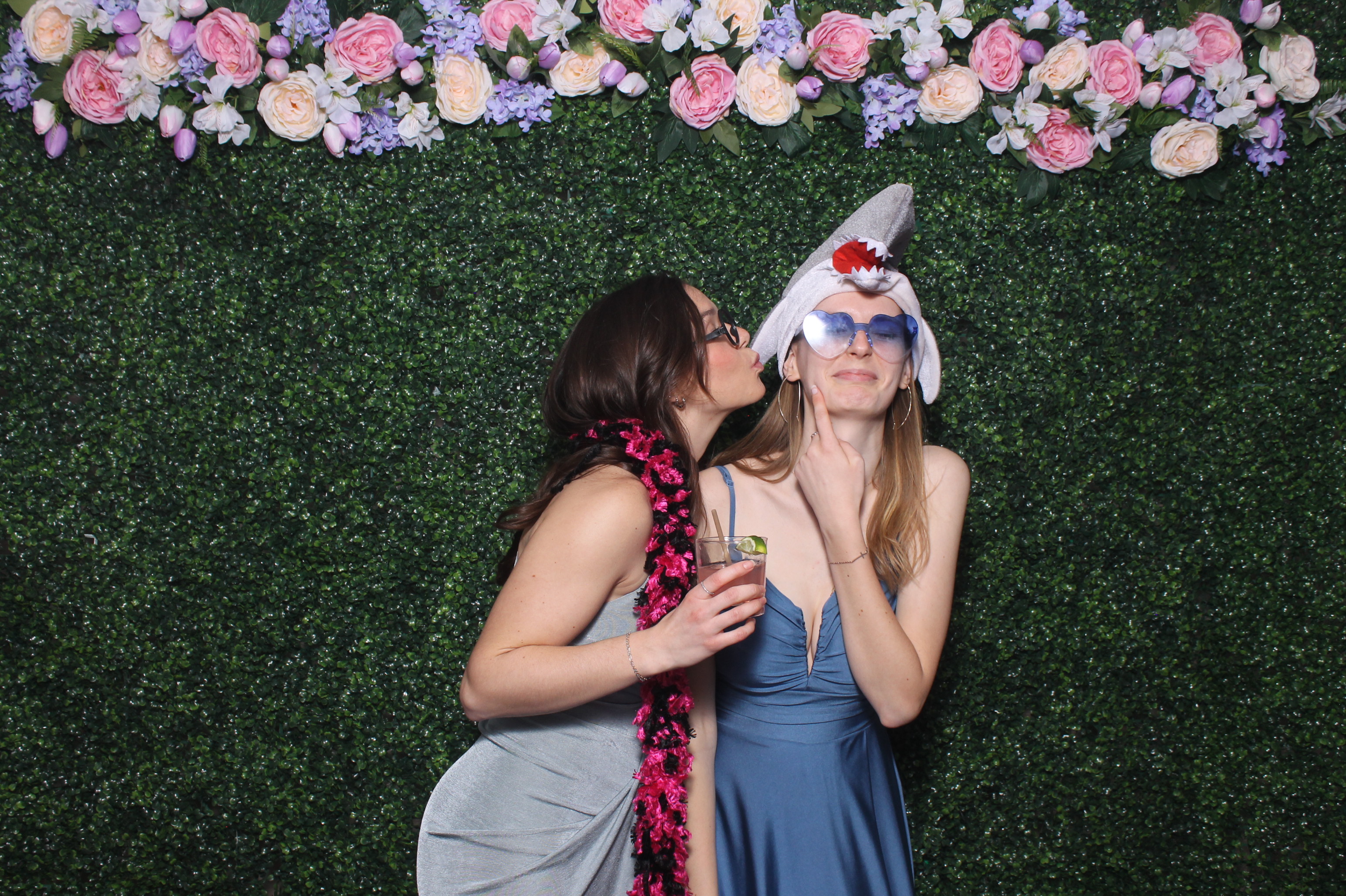 Natalie & Hunter | View more photos from the event at gallery.photoboothcincy.com/u/PhotoBoothCincy/Natalie-Hunter