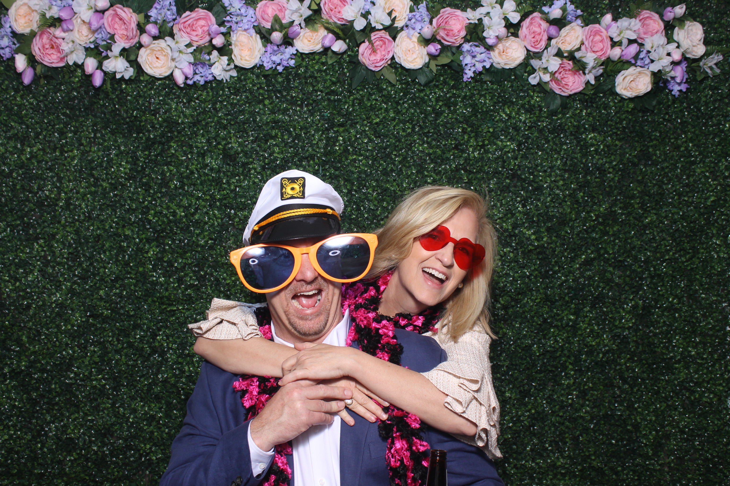Natalie & Hunter | View more photos from the event at gallery.photoboothcincy.com/u/PhotoBoothCincy/Natalie-Hunter