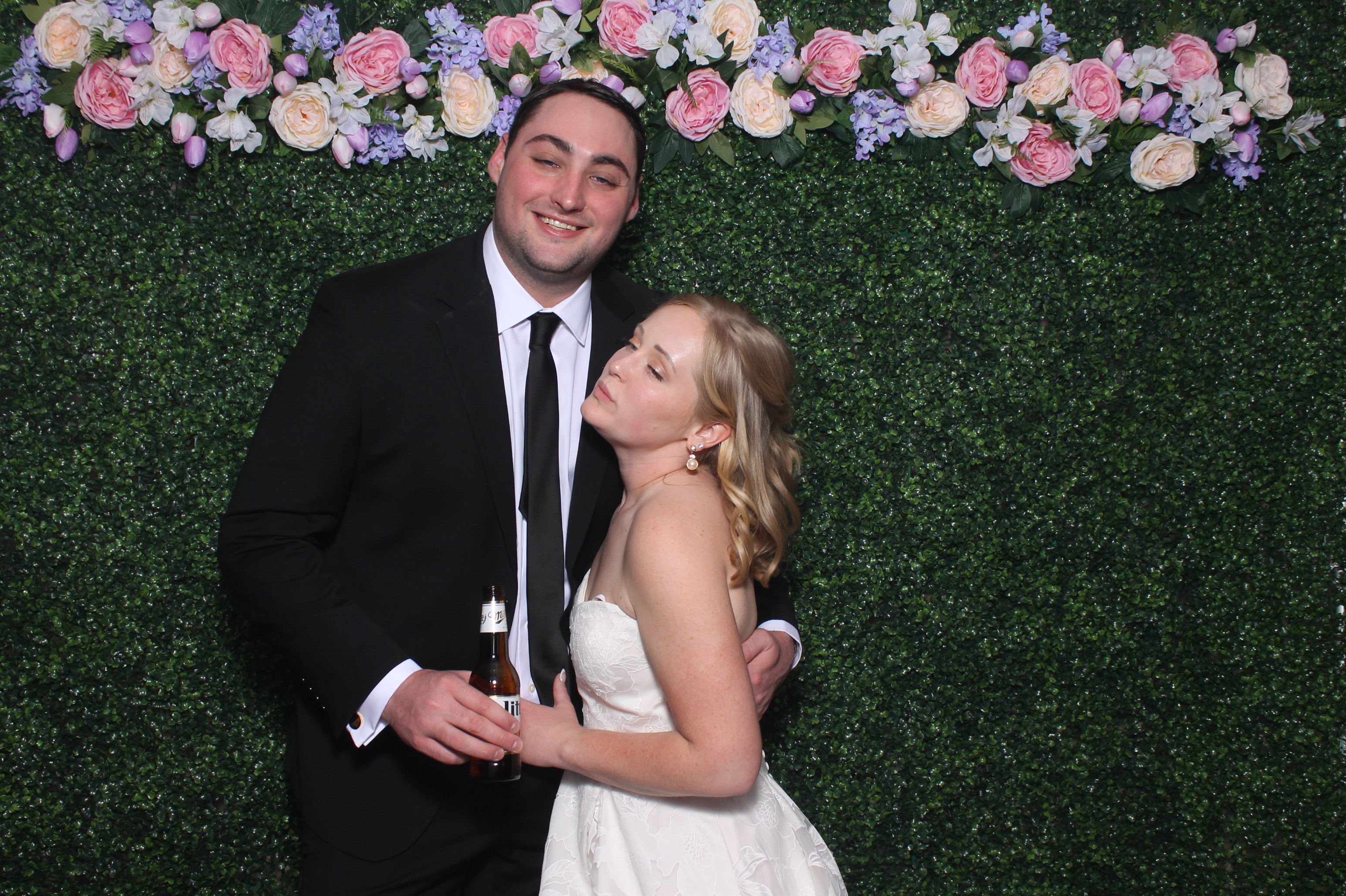 Natalie & Hunter | View more photos from the event at gallery.photoboothcincy.com/u/PhotoBoothCincy/Natalie-Hunter