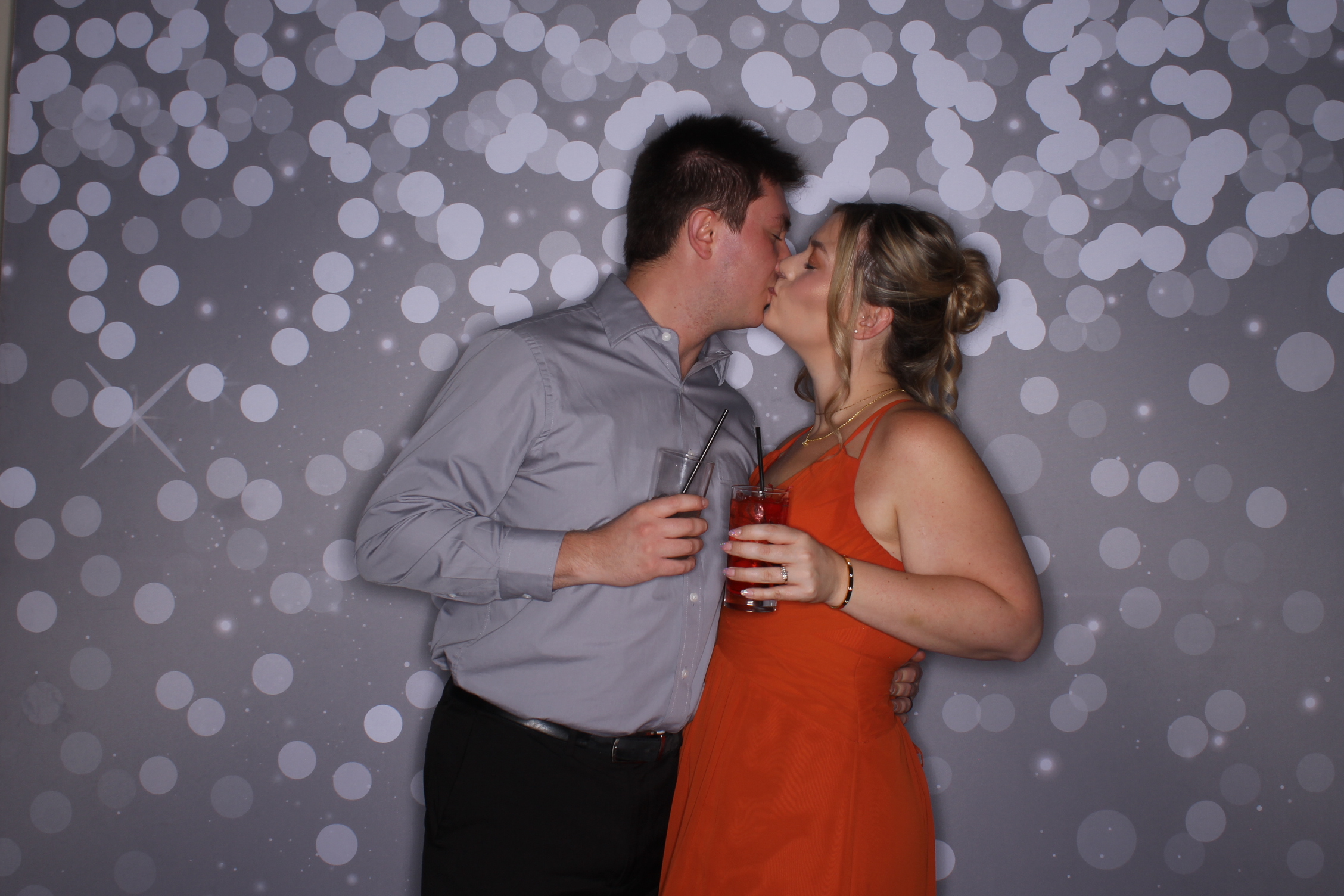 Natalie & Jonathon | View more photos from the event at gallery.photoboothcincy.com/u/PhotoBoothCincy/Natalie-Jonathon