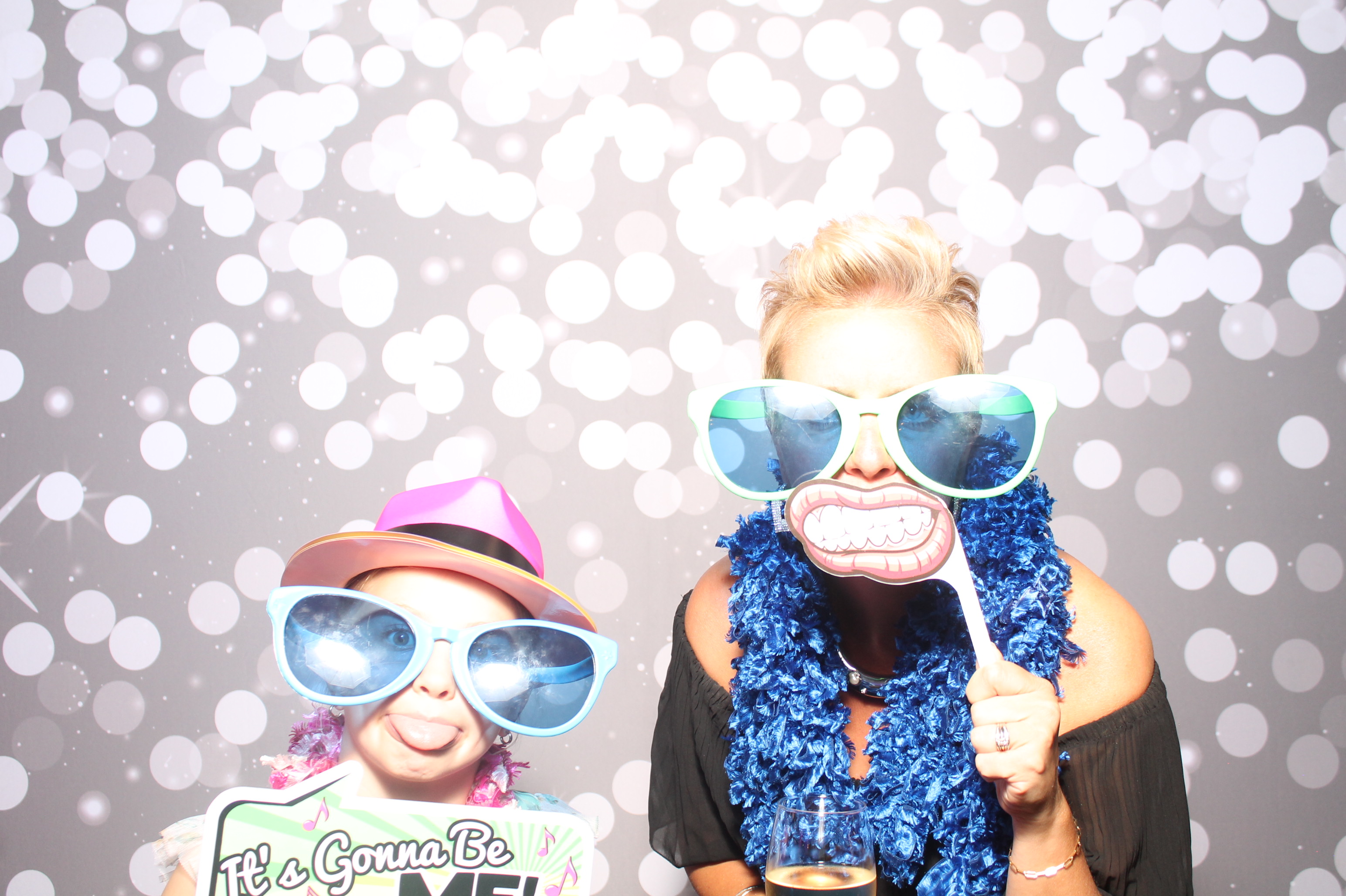 Natalie & Sam | View more photos from the event at gallery.photoboothcincy.com/u/PhotoBoothCincy/Natalie-Sam