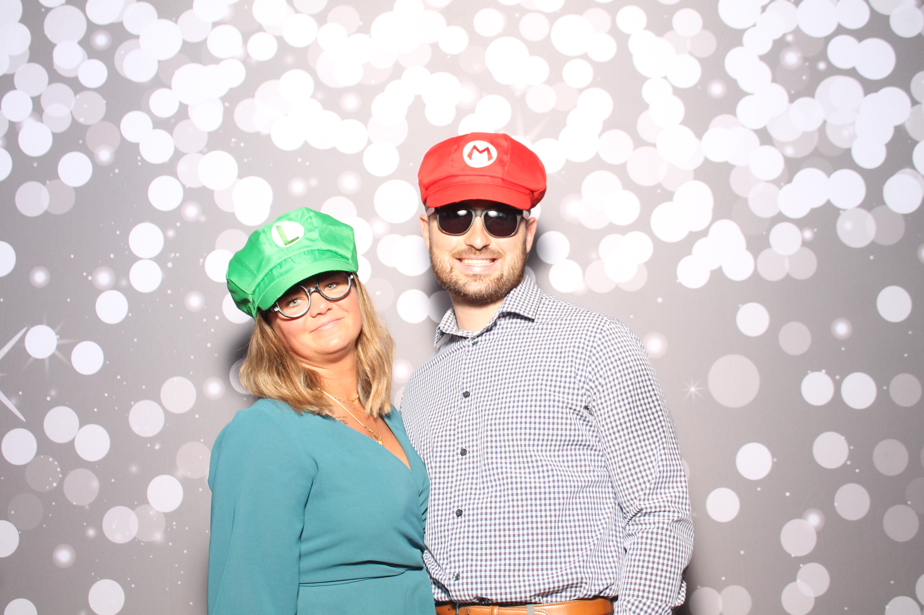 Natalie & Sam | View more photos from the event at gallery.photoboothcincy.com/u/PhotoBoothCincy/Natalie-Sam