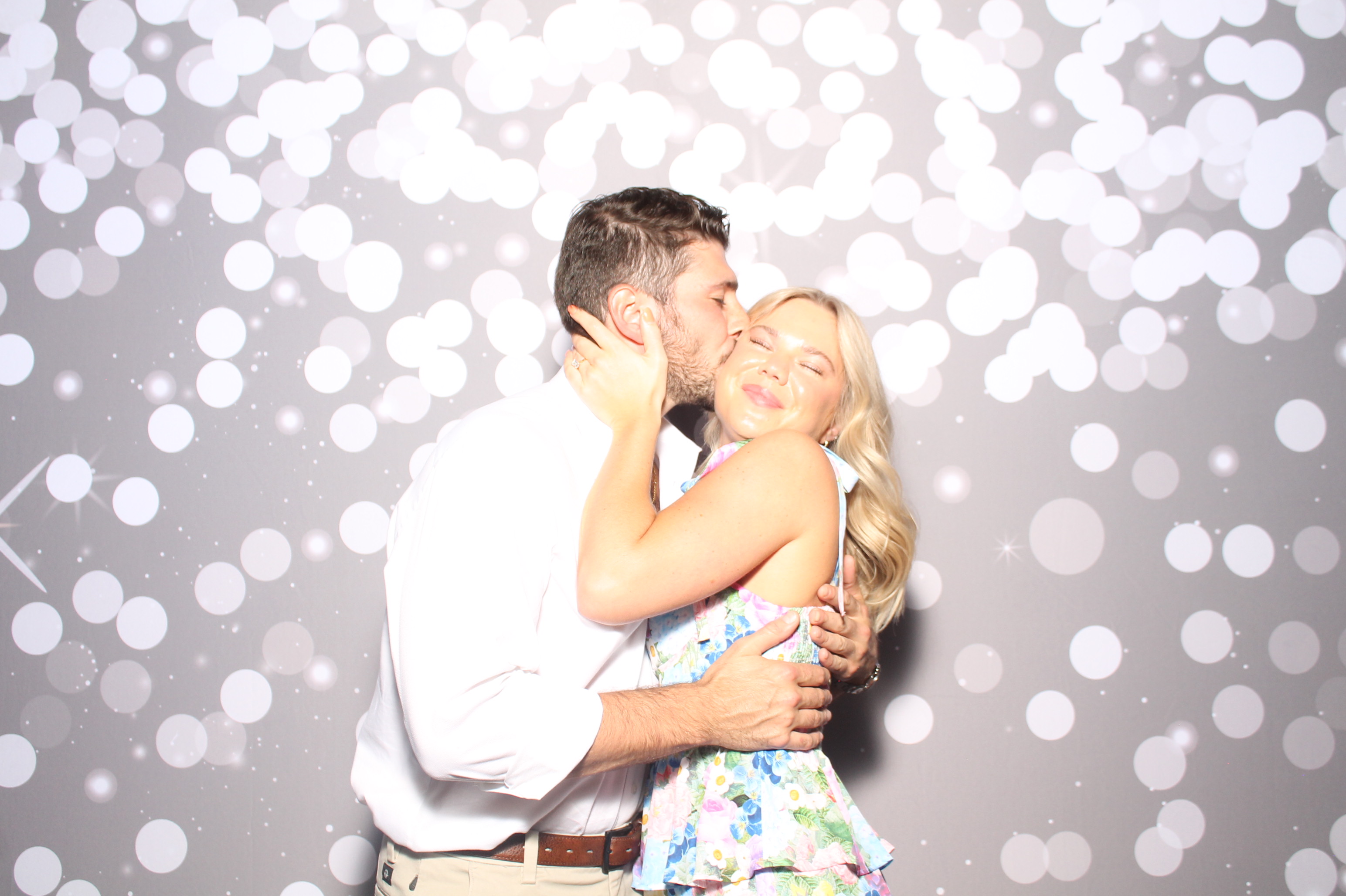 Natalie & Sam | View more photos from the event at gallery.photoboothcincy.com/u/PhotoBoothCincy/Natalie-Sam