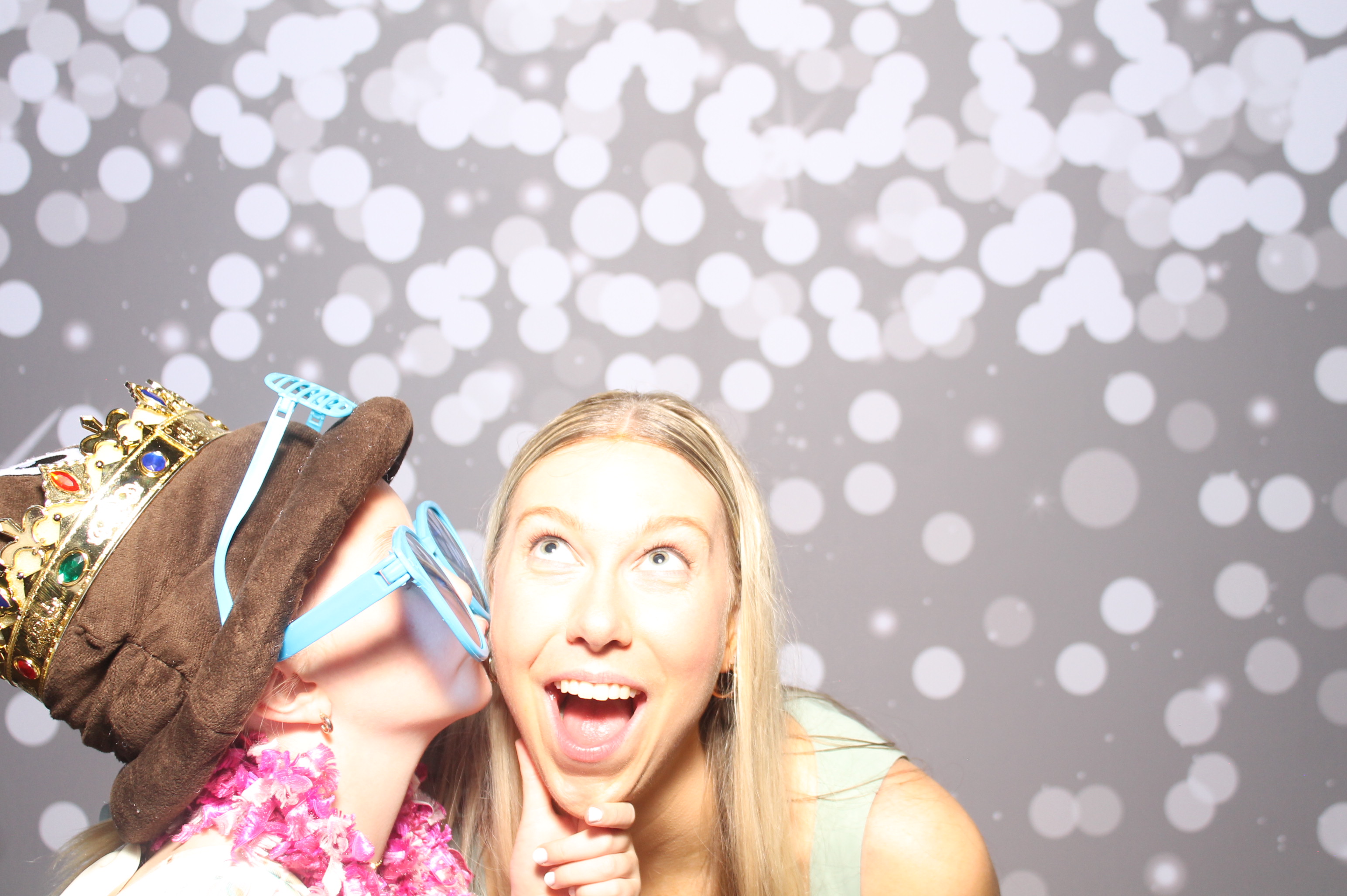 Natalie & Sam | View more photos from the event at gallery.photoboothcincy.com/u/PhotoBoothCincy/Natalie-Sam