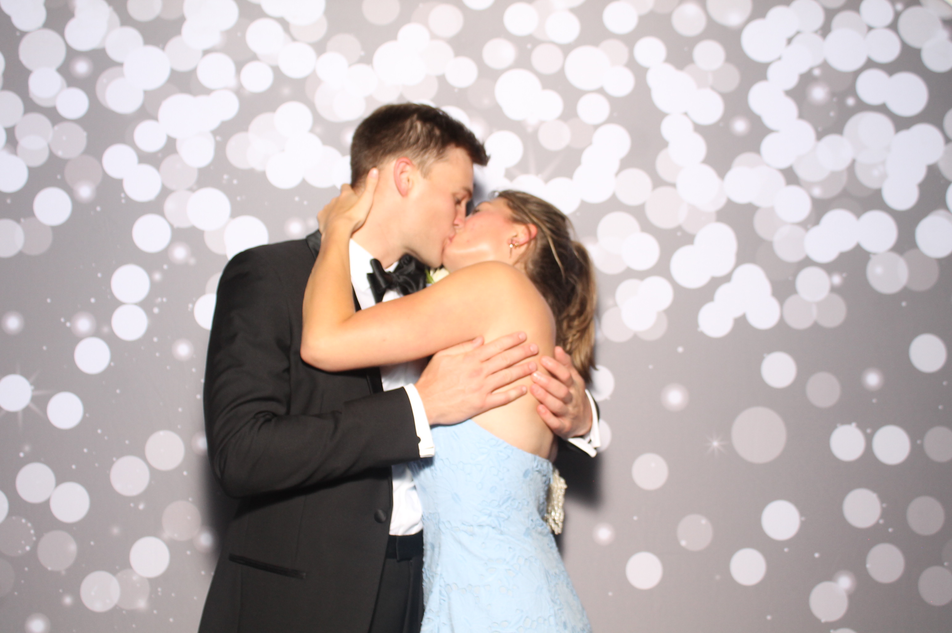 Natalie & Sam | View more photos from the event at gallery.photoboothcincy.com/u/PhotoBoothCincy/Natalie-Sam