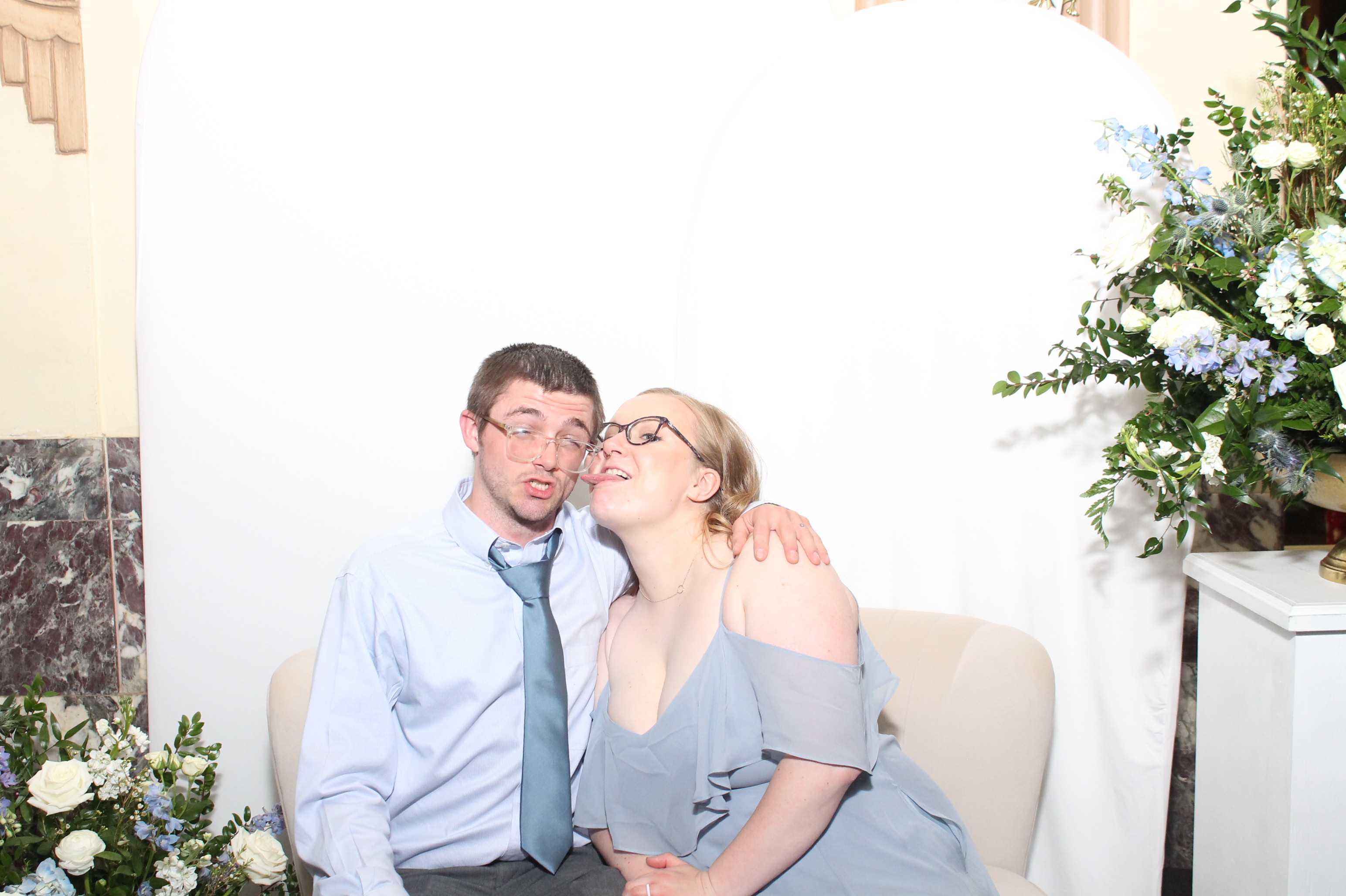 Nick & Sarah | View more photos from the event at gallery.photoboothcincy.com/u/PhotoBoothCincy/Nick-Sarah