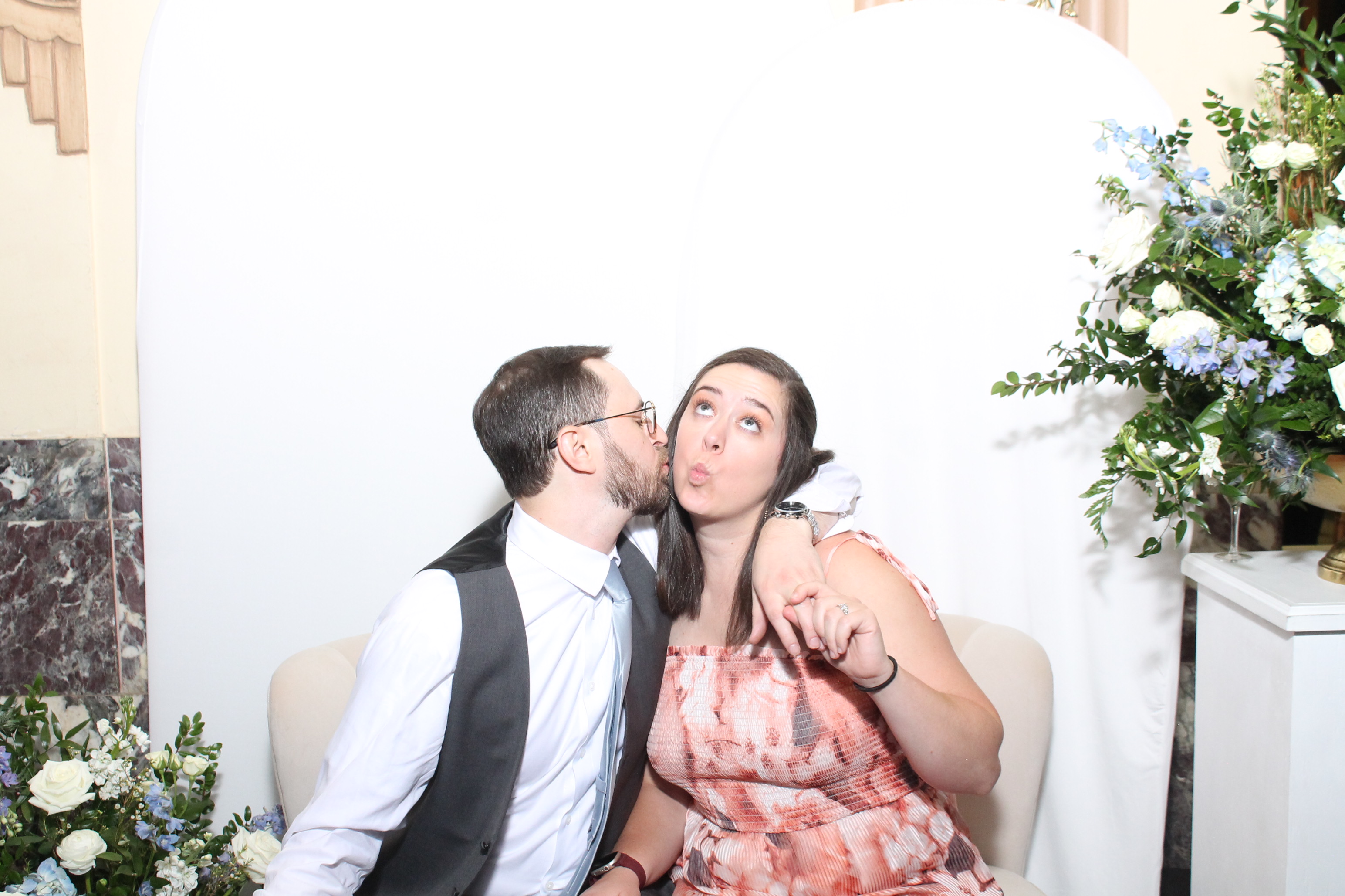 Nick & Sarah | View more photos from the event at gallery.photoboothcincy.com/u/PhotoBoothCincy/Nick-Sarah