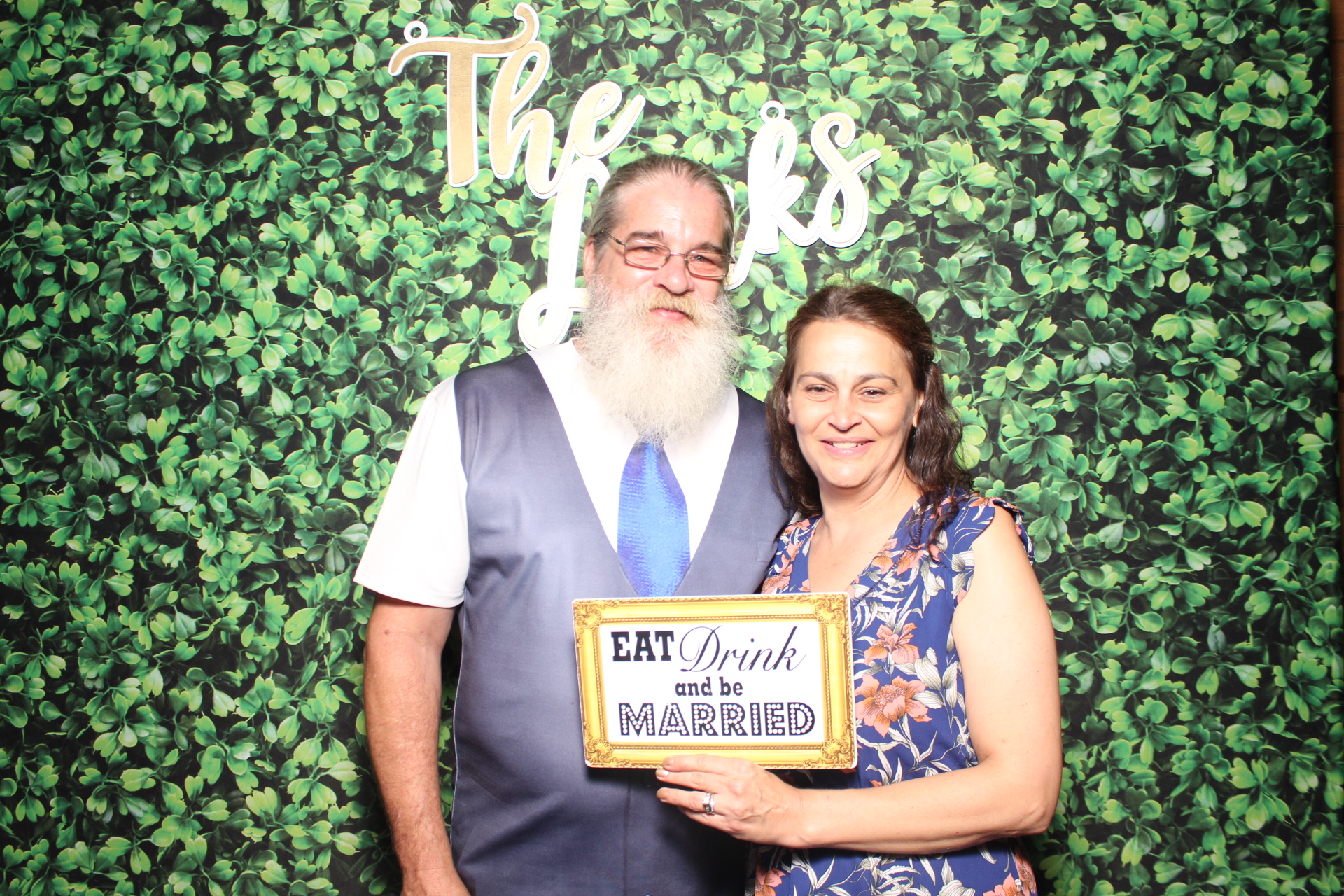 Nicole & Josh Link | View more photos from the event at gallery.photoboothcincy.com/u/PhotoBoothCincy/Nicole-Josh-Link