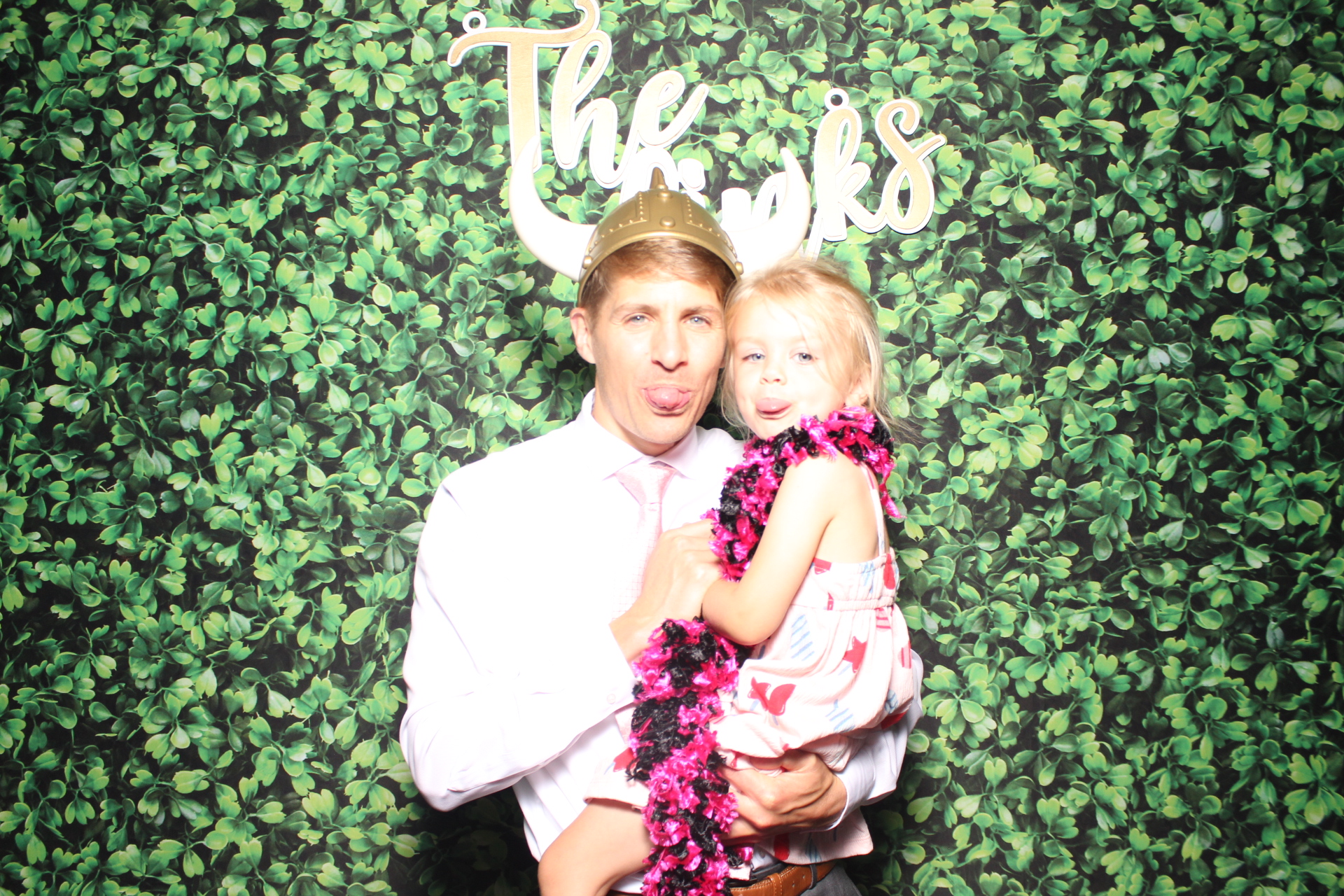 Nicole & Josh Link | View more photos from the event at gallery.photoboothcincy.com/u/PhotoBoothCincy/Nicole-Josh-Link