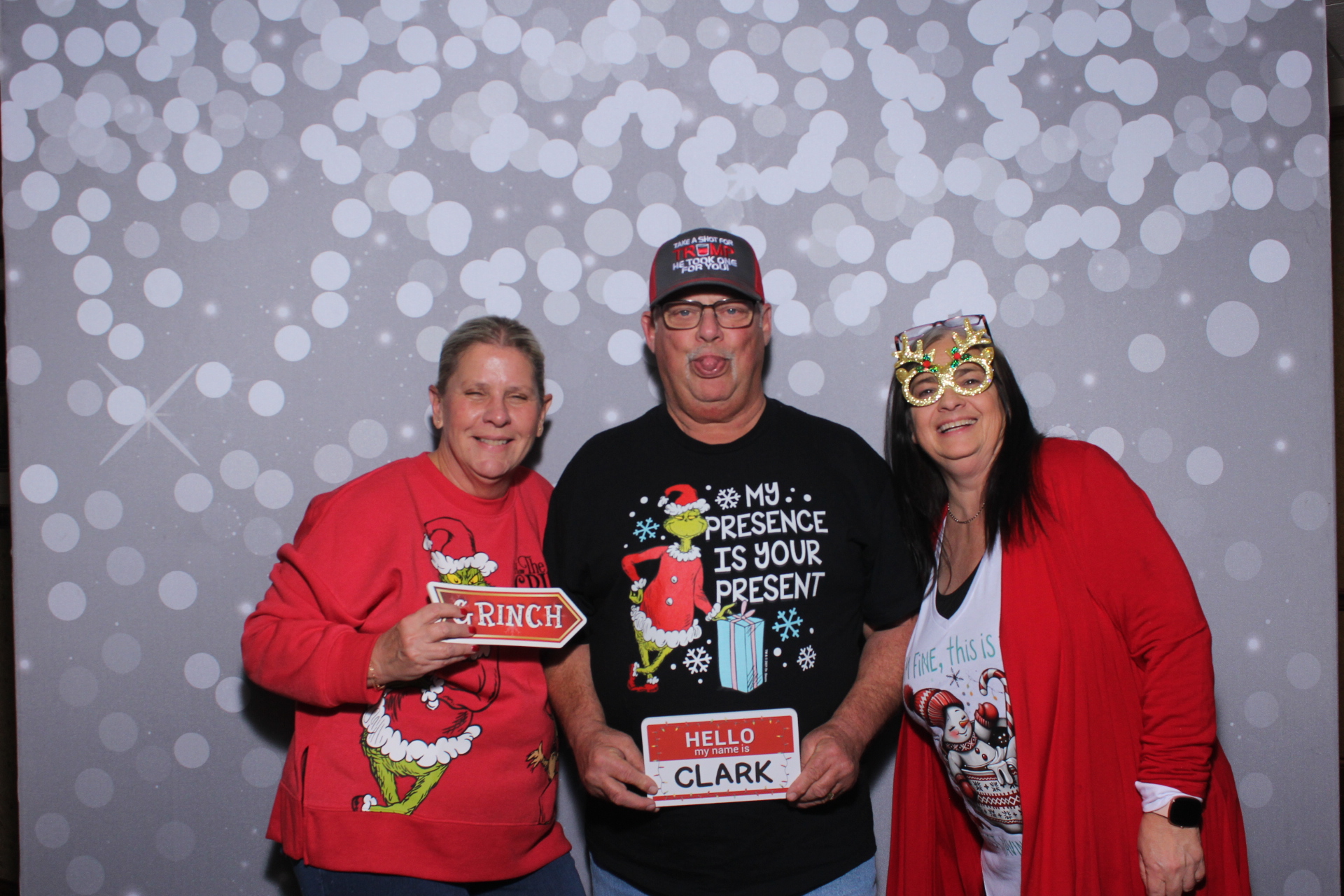 Nieman Plumbing Christmas Party | View more photos from the event at gallery.photoboothcincy.com/u/PhotoBoothCincy/Nieman-Plumbing-Christmas-Party