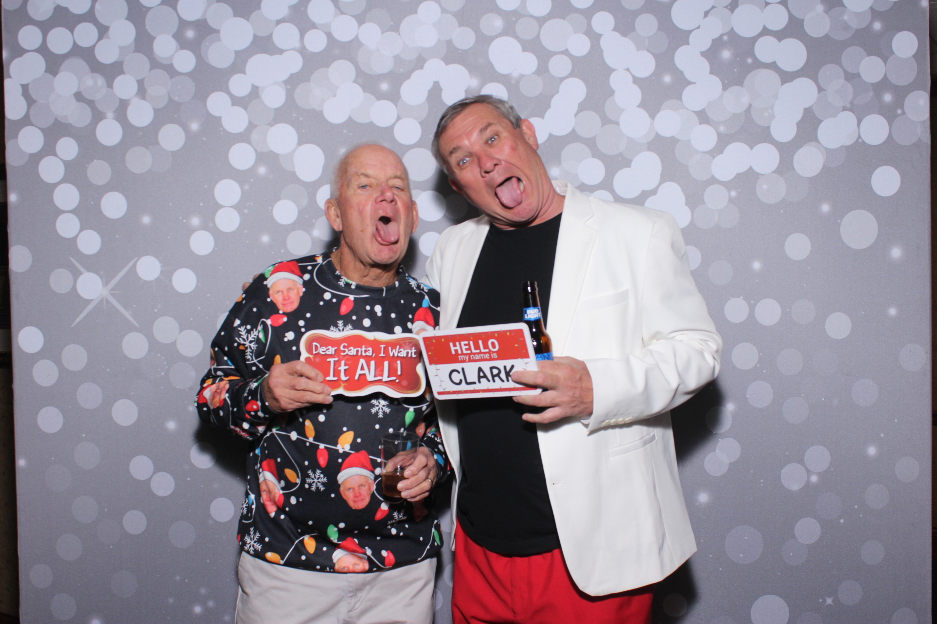 Nieman Plumbing Christmas Party | View more photos from the event at gallery.photoboothcincy.com/u/PhotoBoothCincy/Nieman-Plumbing-Christmas-Party