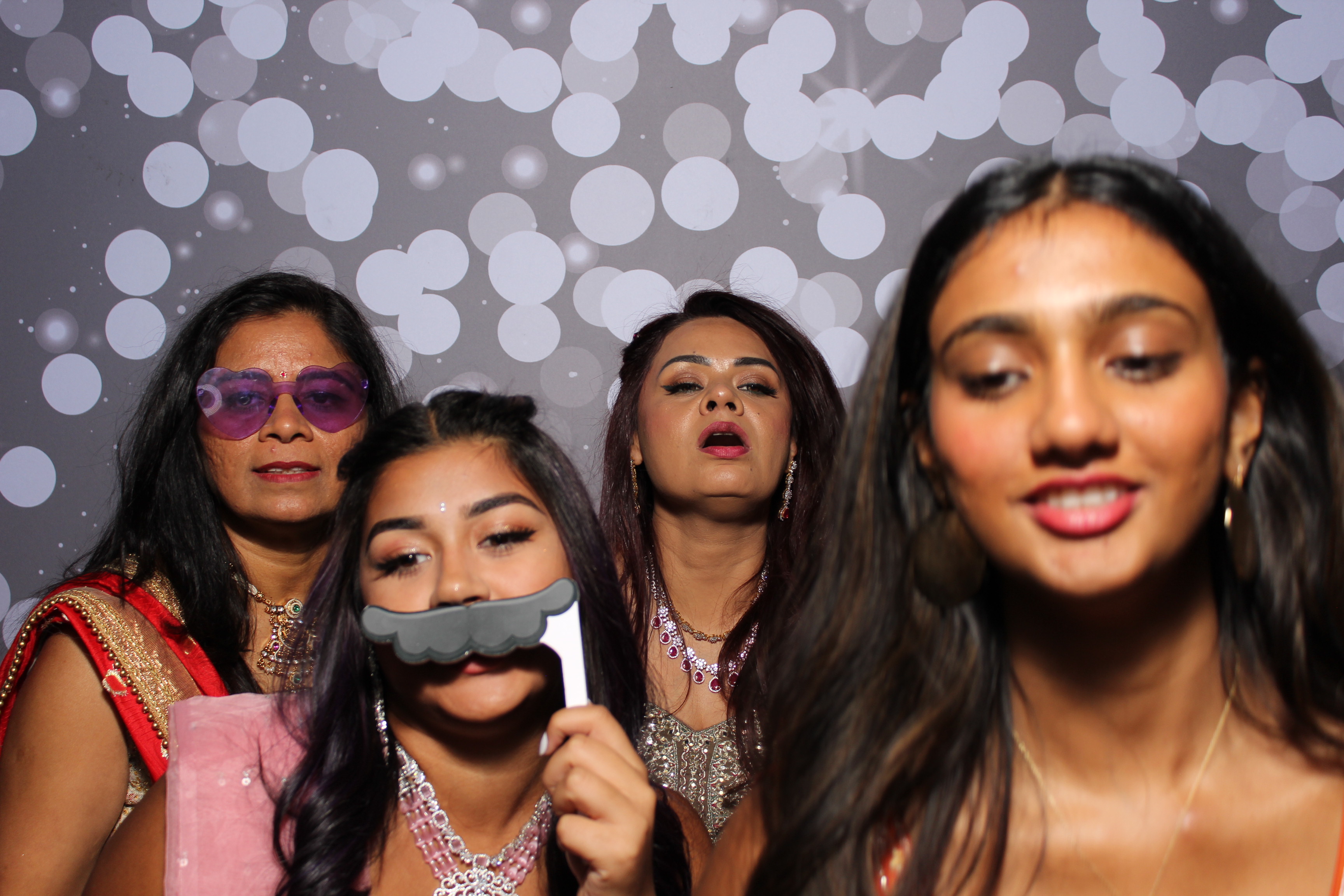 Omika's 16th Birthday | View more photos from the event at gallery.photoboothcincy.com/u/PhotoBoothCincy/Omikas-16th-Birthday