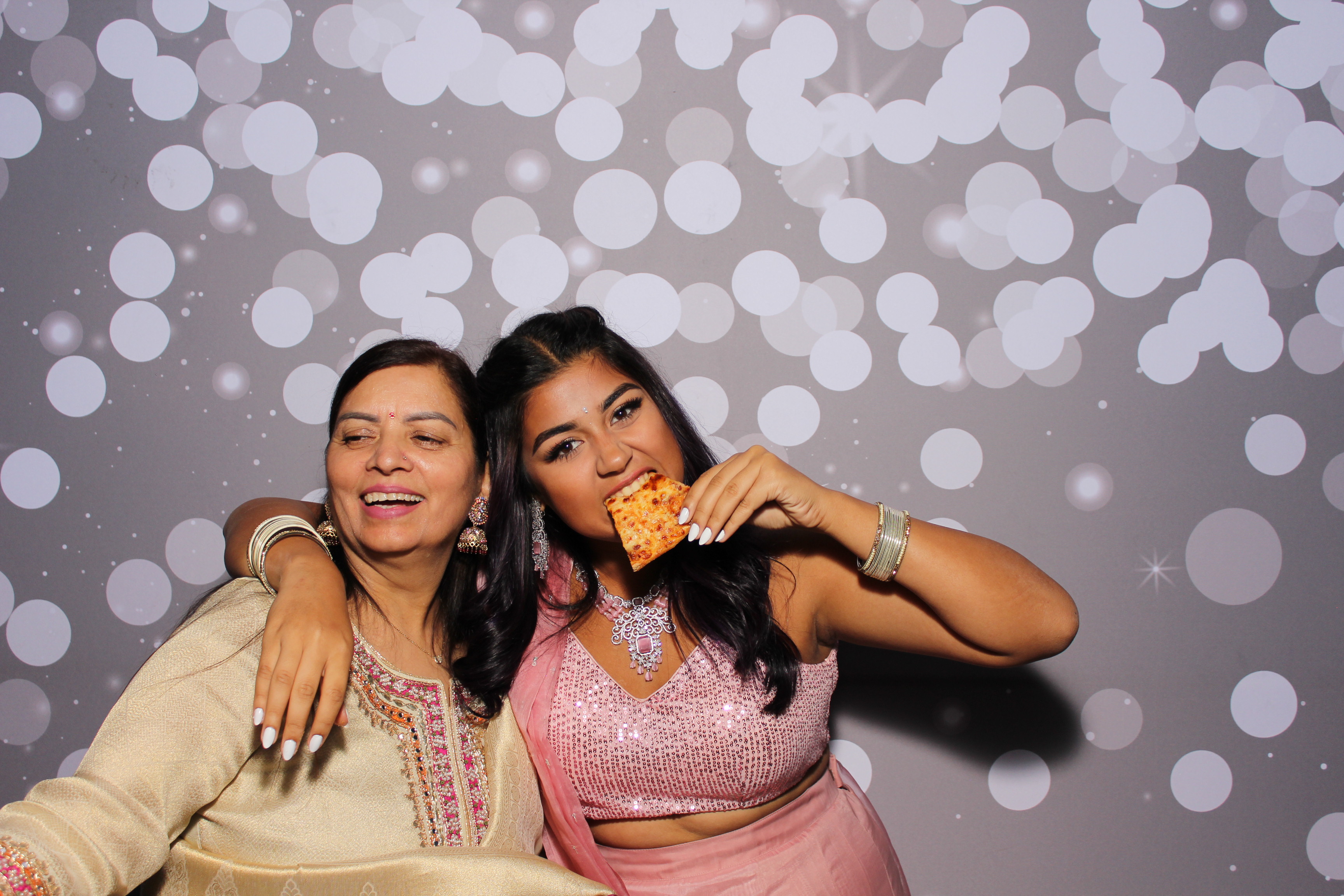 Omika's 16th Birthday | View more photos from the event at gallery.photoboothcincy.com/u/PhotoBoothCincy/Omikas-16th-Birthday