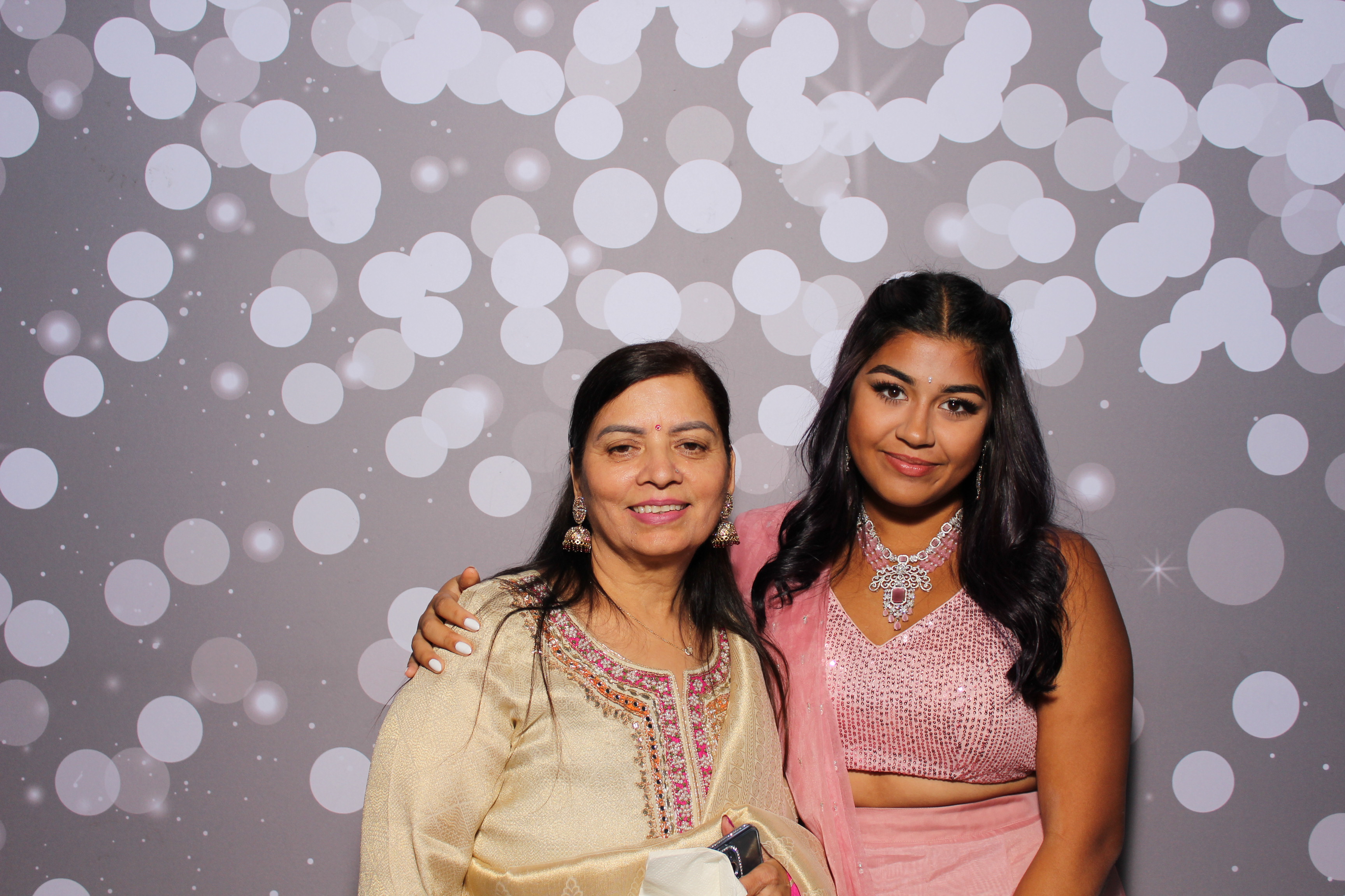 Omika's 16th Birthday | View more photos from the event at gallery.photoboothcincy.com/u/PhotoBoothCincy/Omikas-16th-Birthday