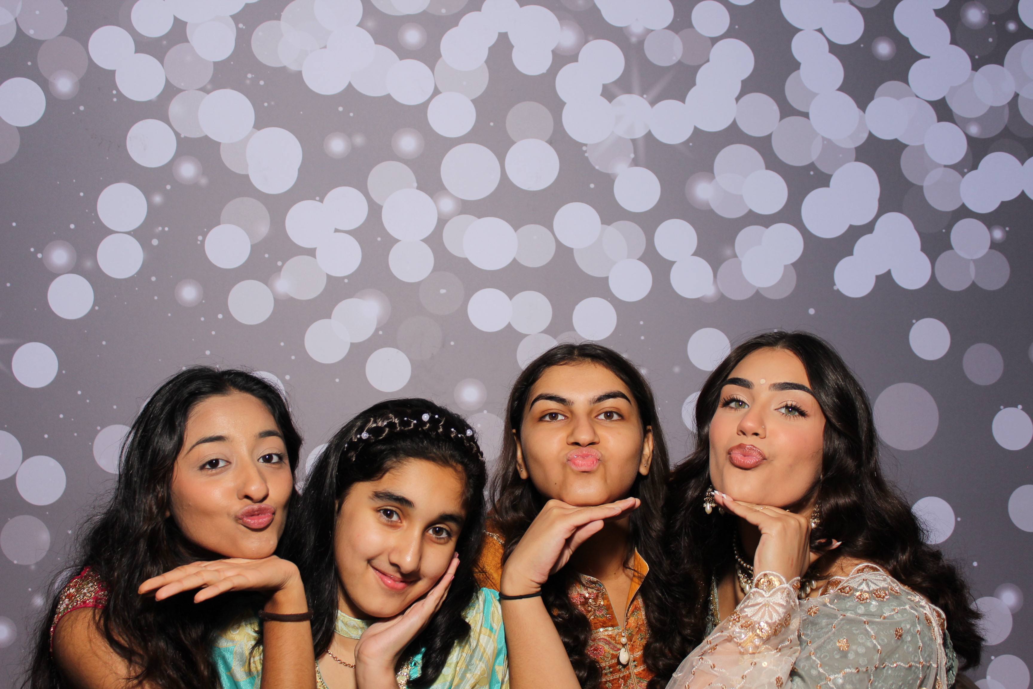 Omika's 16th Birthday | View more photos from the event at gallery.photoboothcincy.com/u/PhotoBoothCincy/Omikas-16th-Birthday