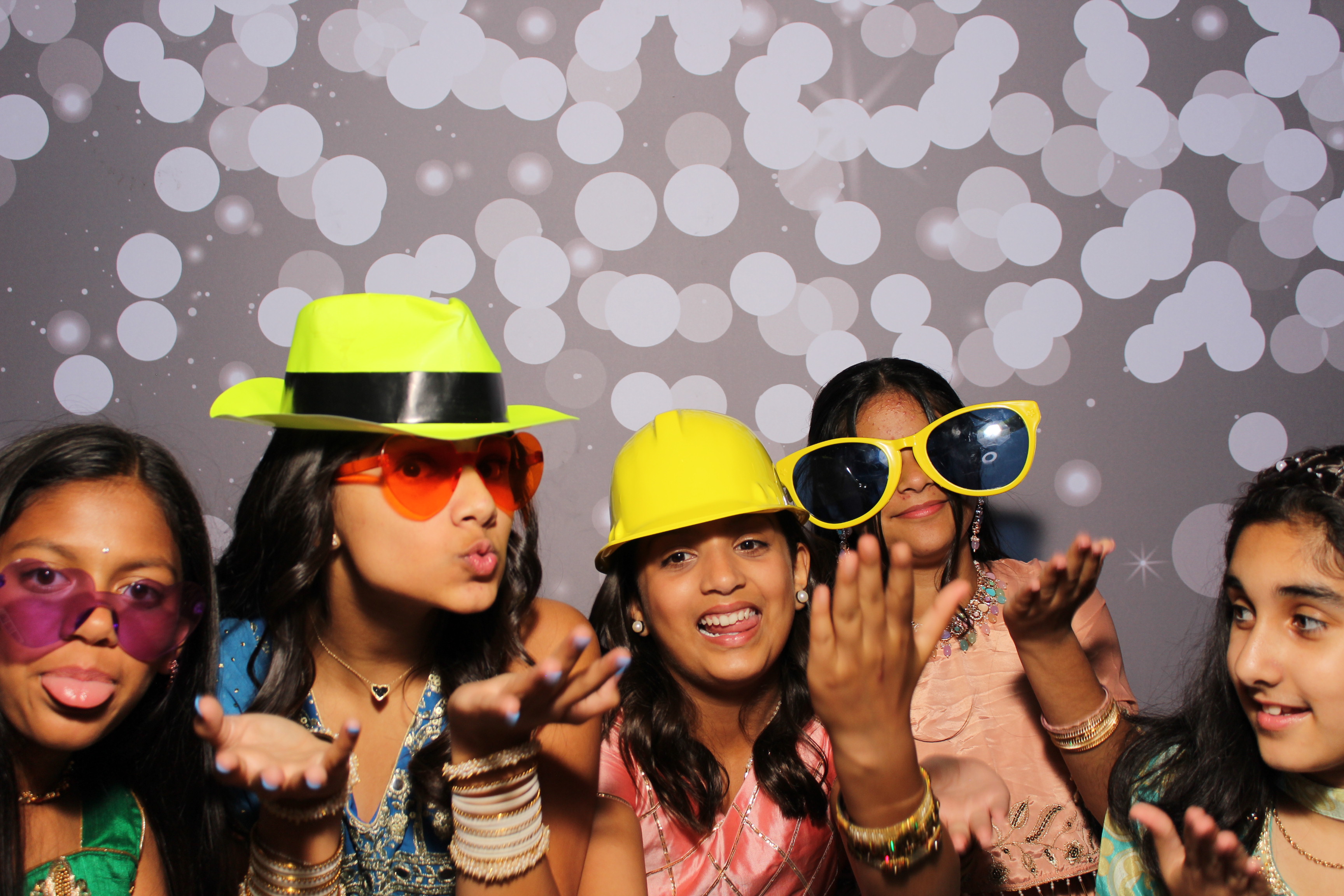 Omika's 16th Birthday | View more photos from the event at gallery.photoboothcincy.com/u/PhotoBoothCincy/Omikas-16th-Birthday