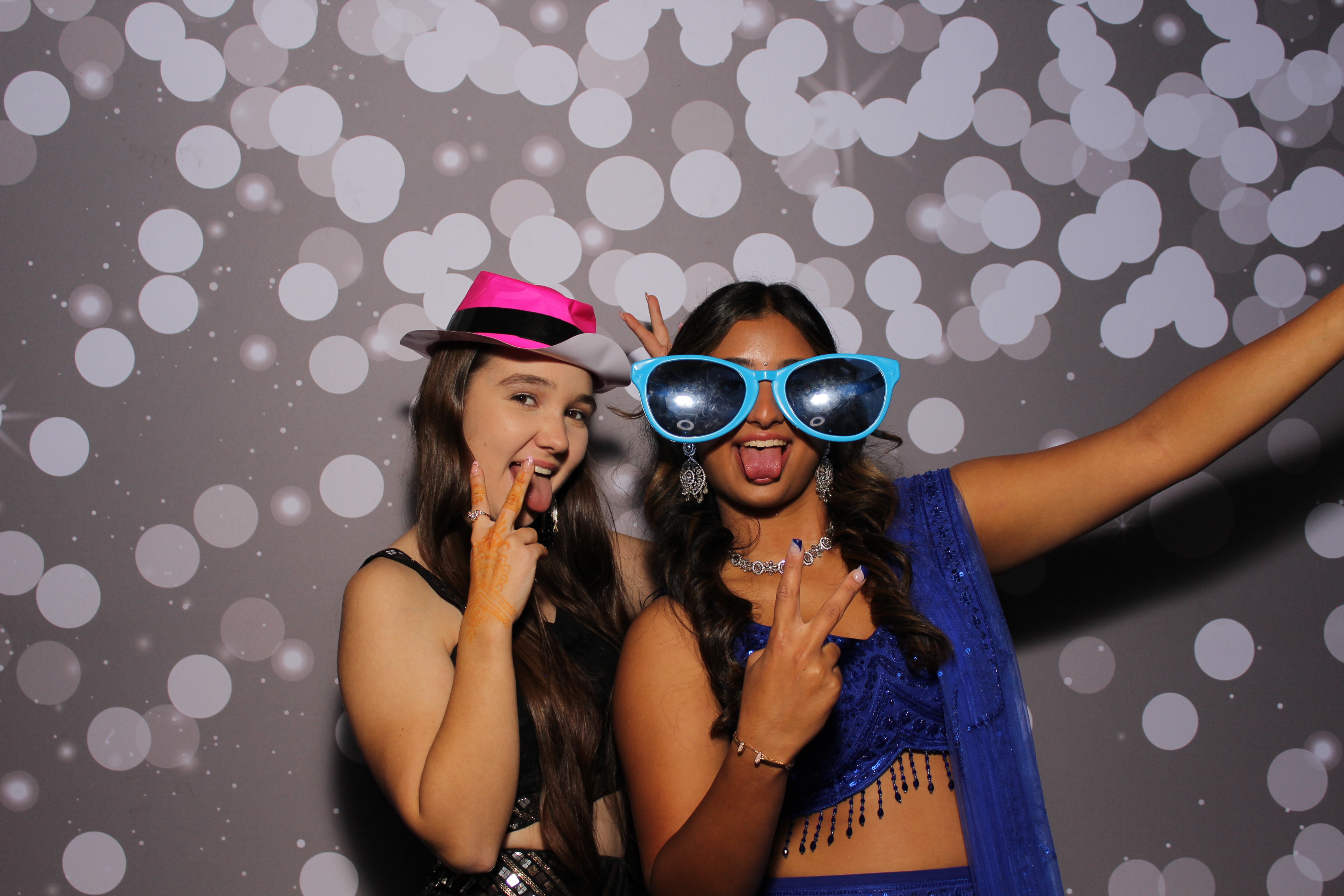 Omika's 16th Birthday | View more photos from the event at gallery.photoboothcincy.com/u/PhotoBoothCincy/Omikas-16th-Birthday