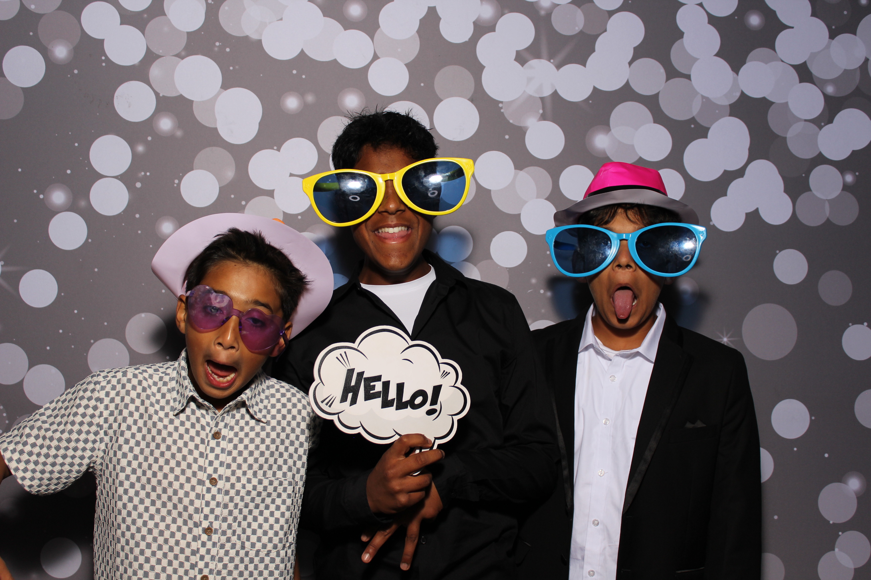 Omika's 16th Birthday | View more photos from the event at gallery.photoboothcincy.com/u/PhotoBoothCincy/Omikas-16th-Birthday
