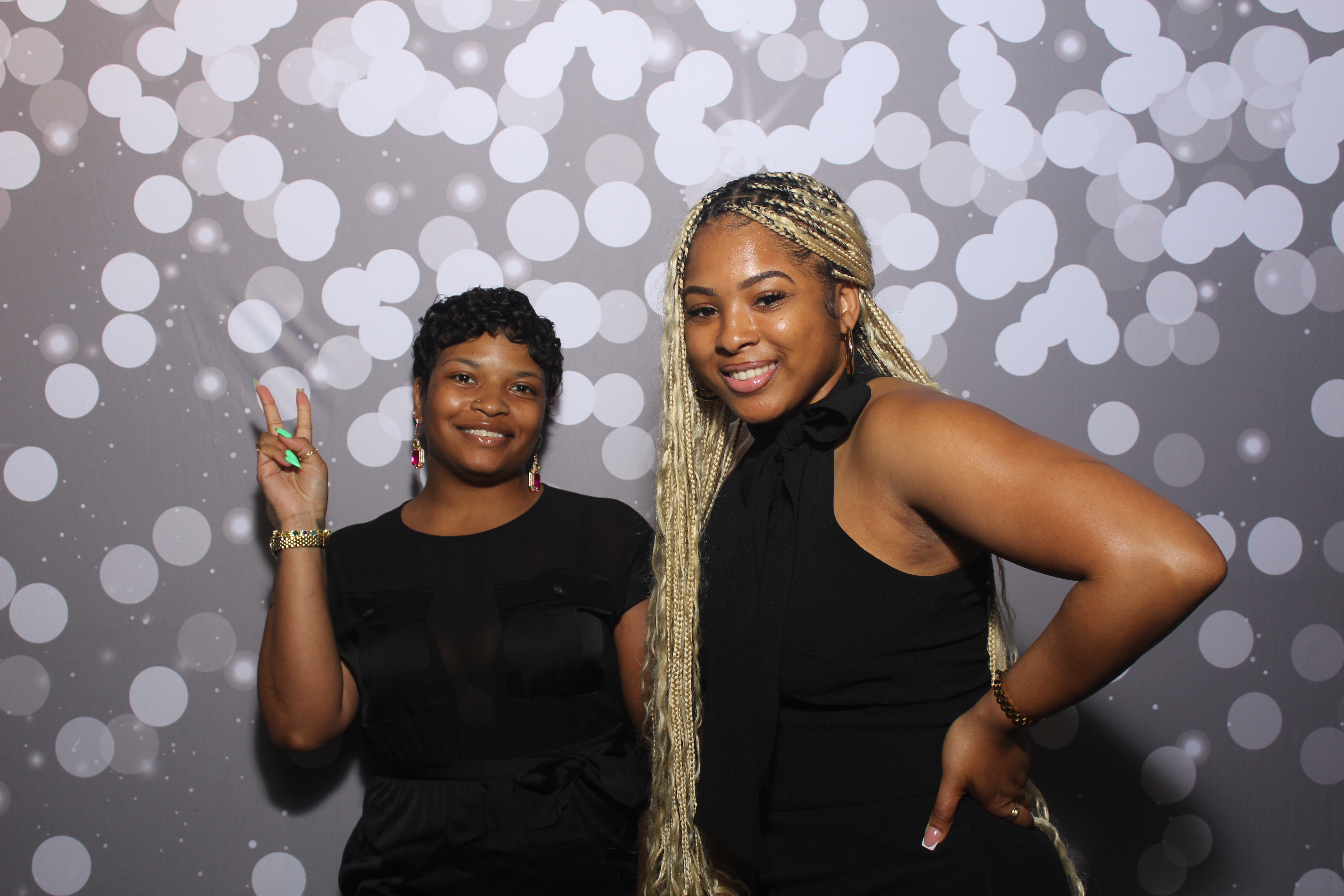 Powell Wedding 2025 | View more photos from the event at gallery.photoboothcincy.com/u/PhotoBoothCincy/Powell-Wedding-2025