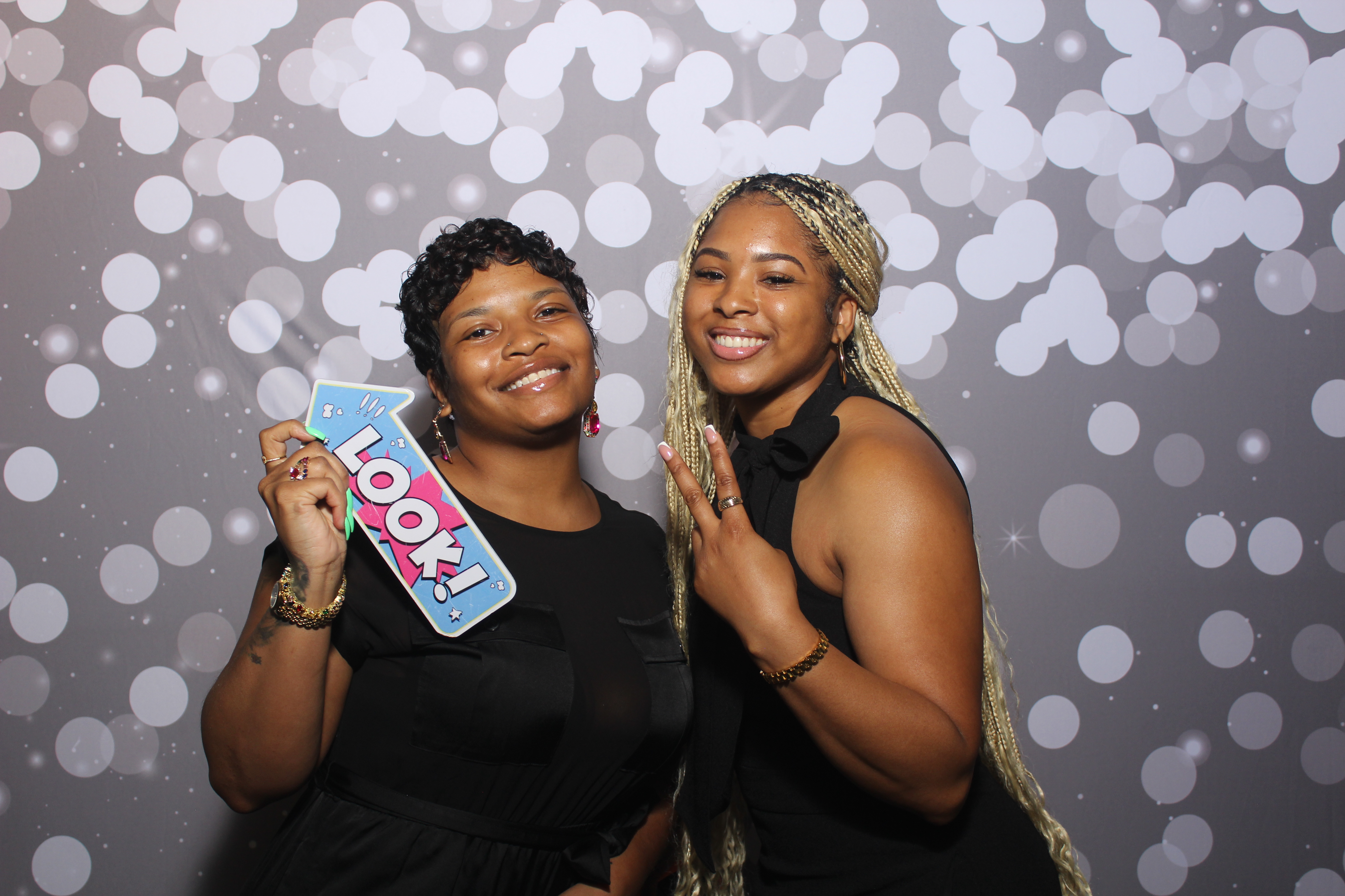 Powell Wedding 2025 | View more photos from the event at gallery.photoboothcincy.com/u/PhotoBoothCincy/Powell-Wedding-2025