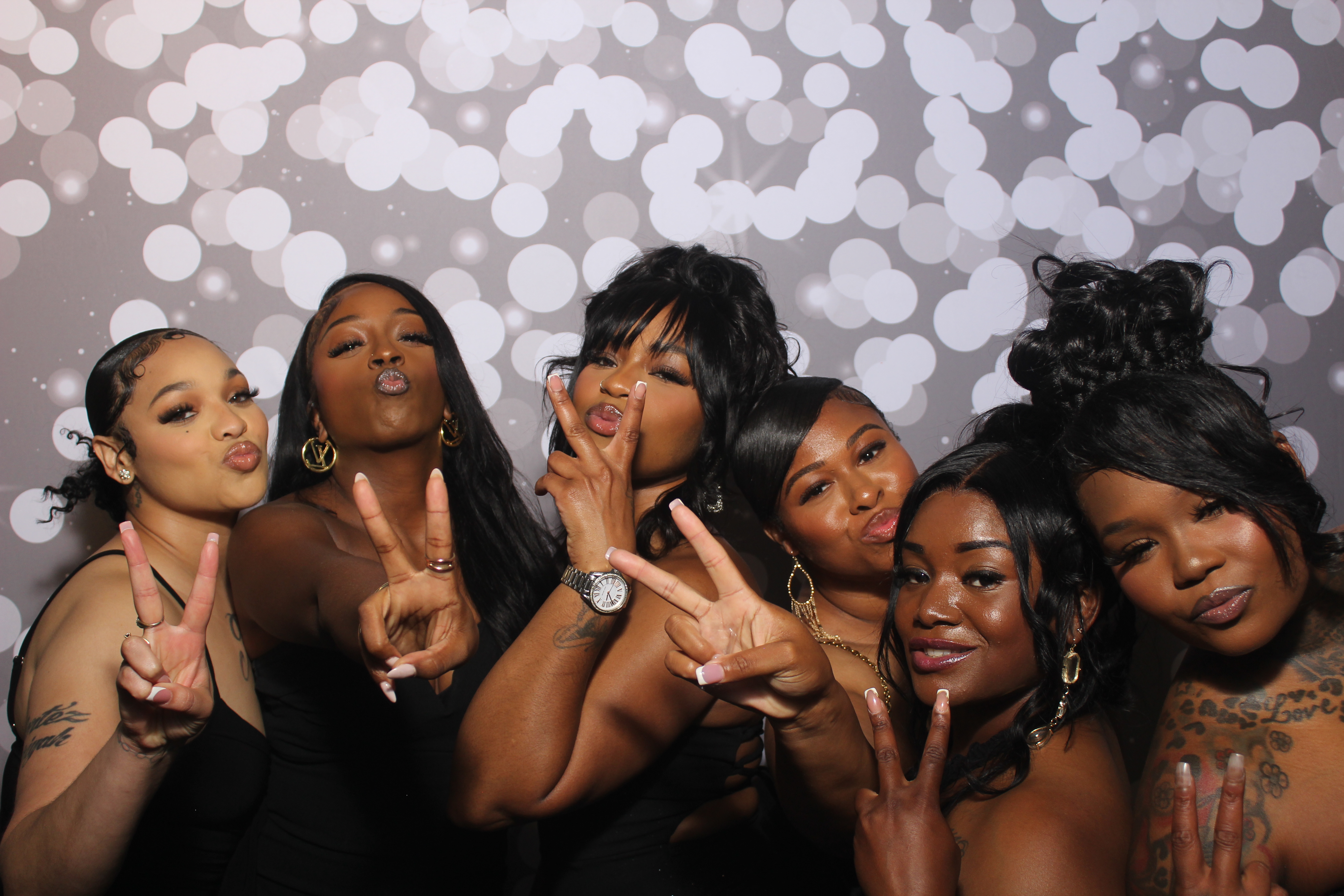 Powell Wedding 2025 | View more photos from the event at gallery.photoboothcincy.com/u/PhotoBoothCincy/Powell-Wedding-2025