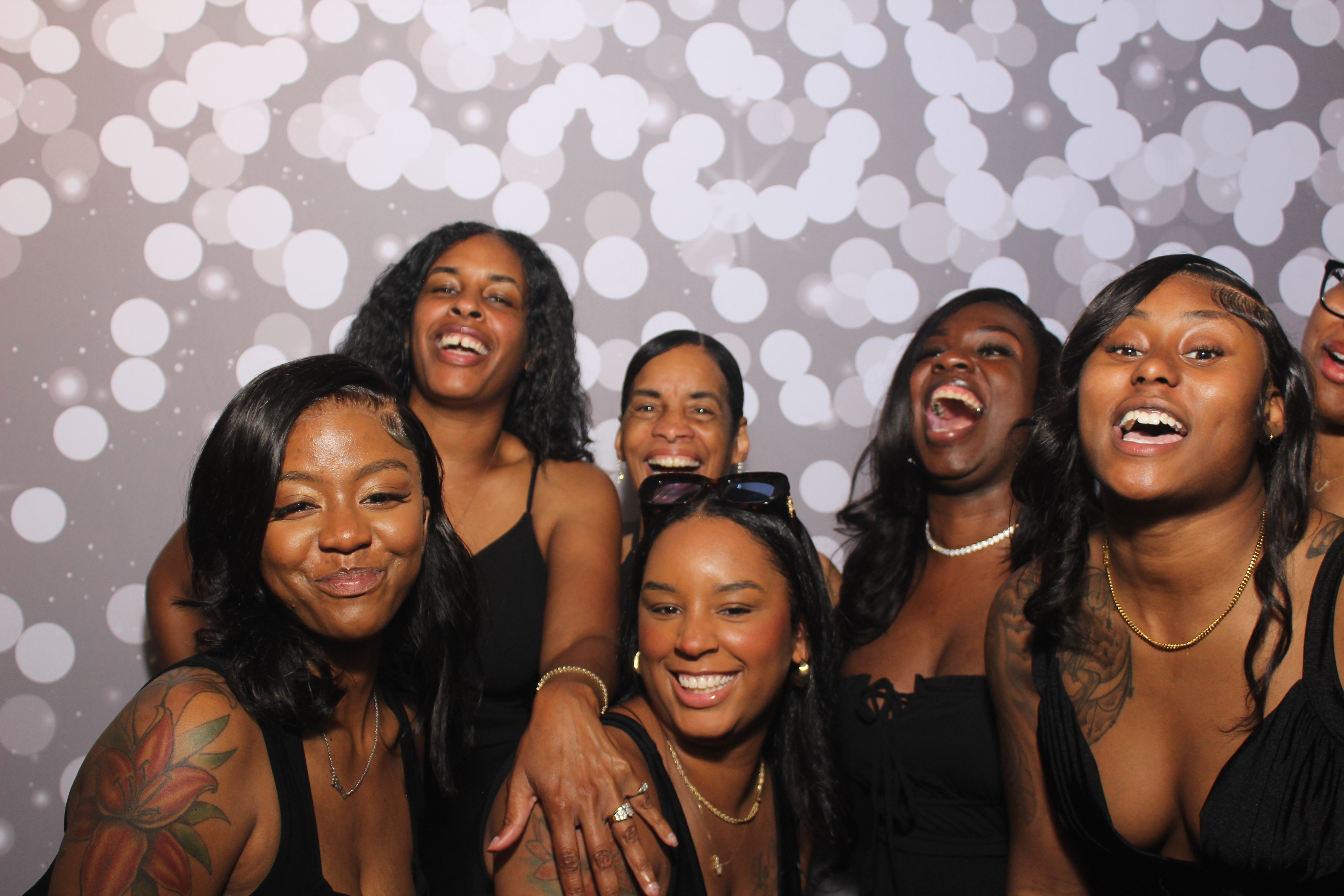 Powell Wedding 2025 | View more photos from the event at gallery.photoboothcincy.com/u/PhotoBoothCincy/Powell-Wedding-2025