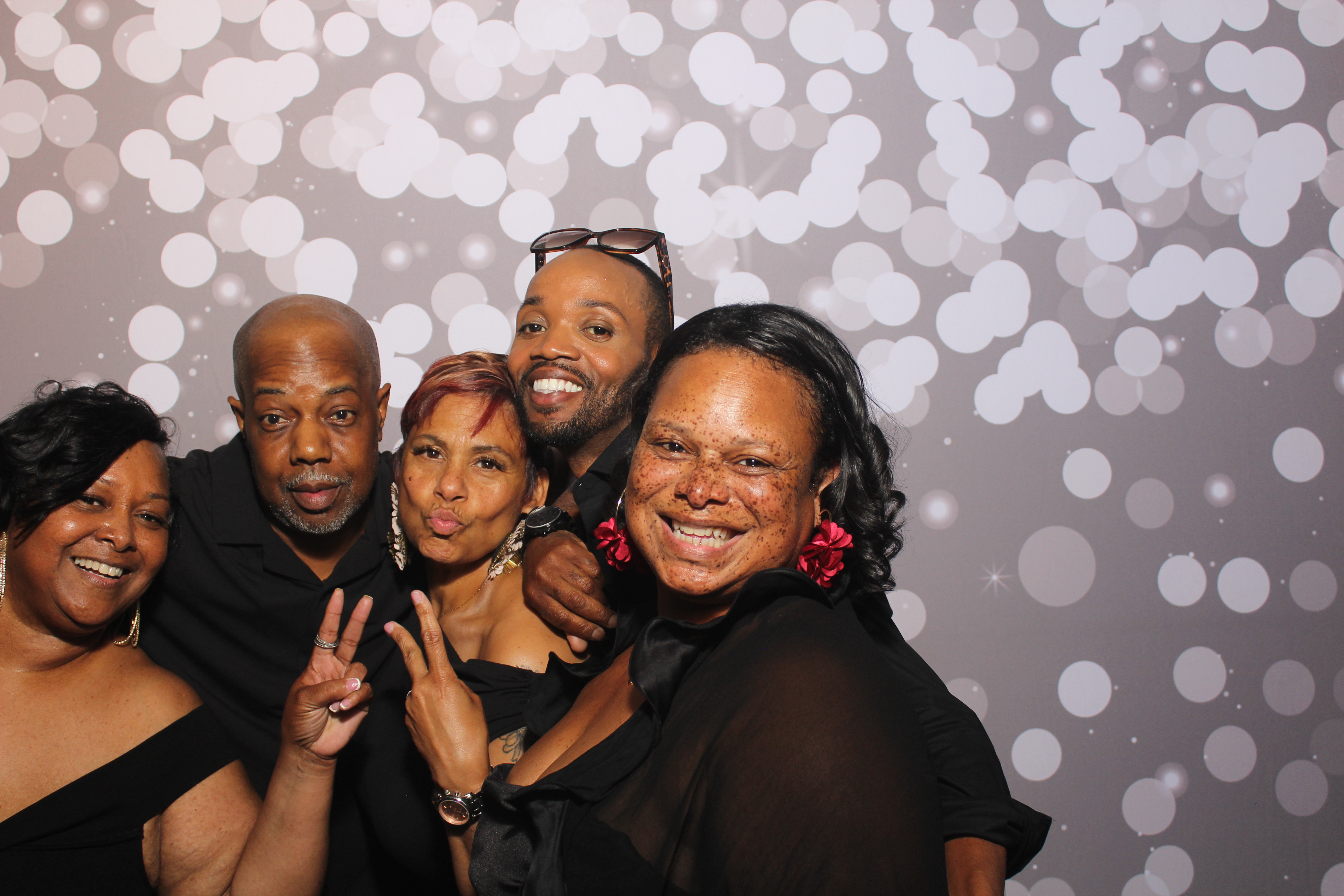 Powell Wedding 2025 | View more photos from the event at gallery.photoboothcincy.com/u/PhotoBoothCincy/Powell-Wedding-2025