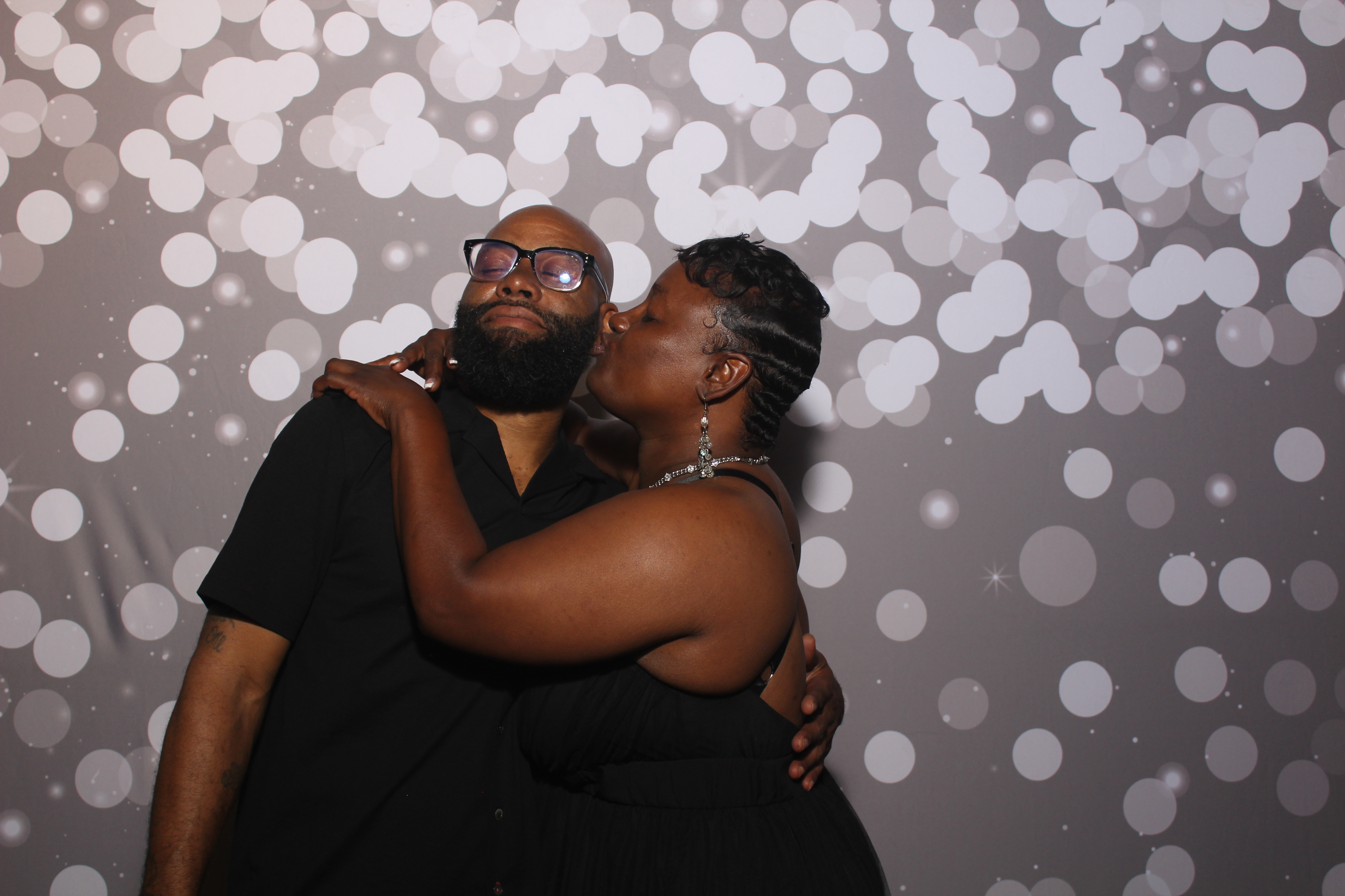 Powell Wedding 2025 | View more photos from the event at gallery.photoboothcincy.com/u/PhotoBoothCincy/Powell-Wedding-2025