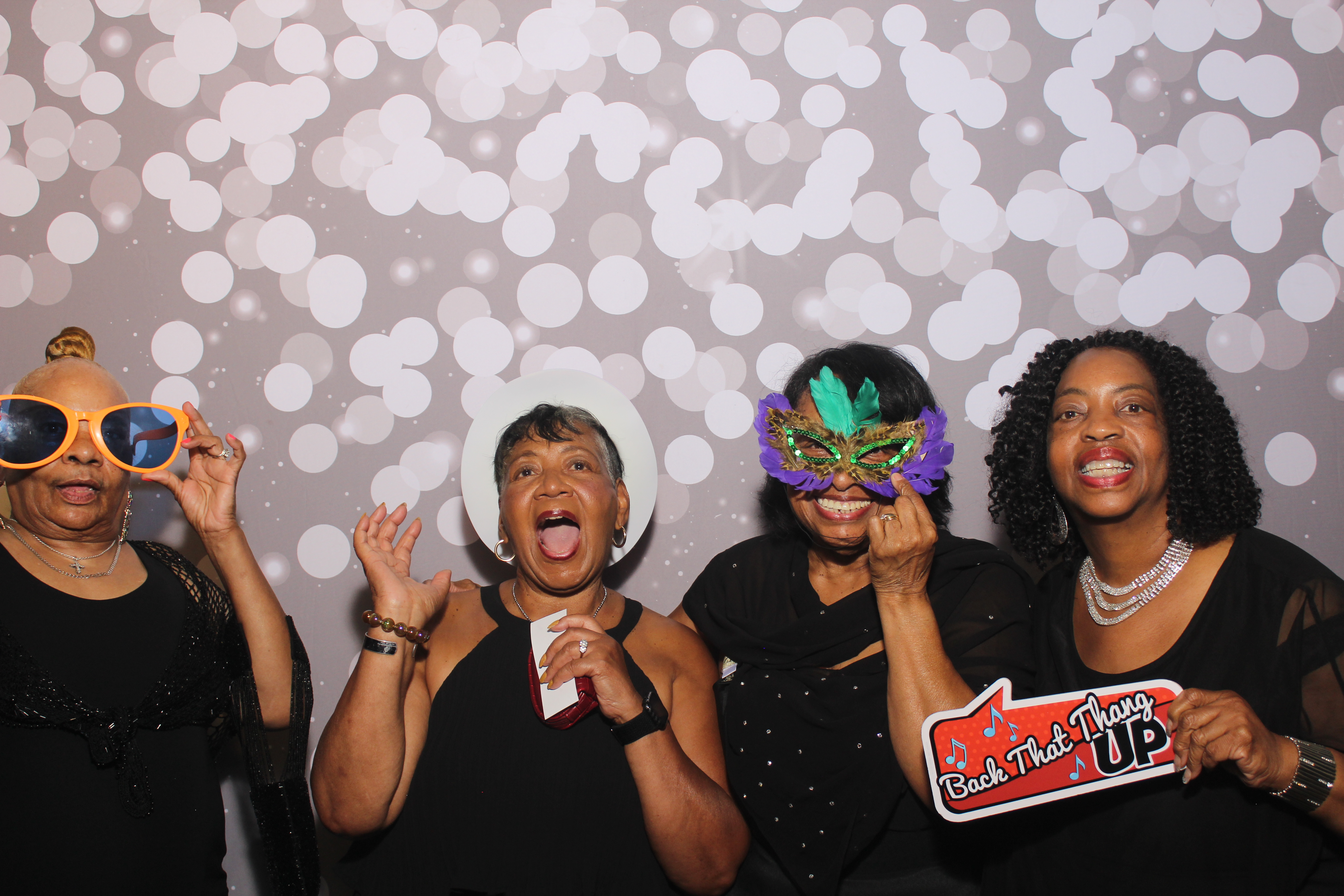 Powell Wedding 2025 | View more photos from the event at gallery.photoboothcincy.com/u/PhotoBoothCincy/Powell-Wedding-2025