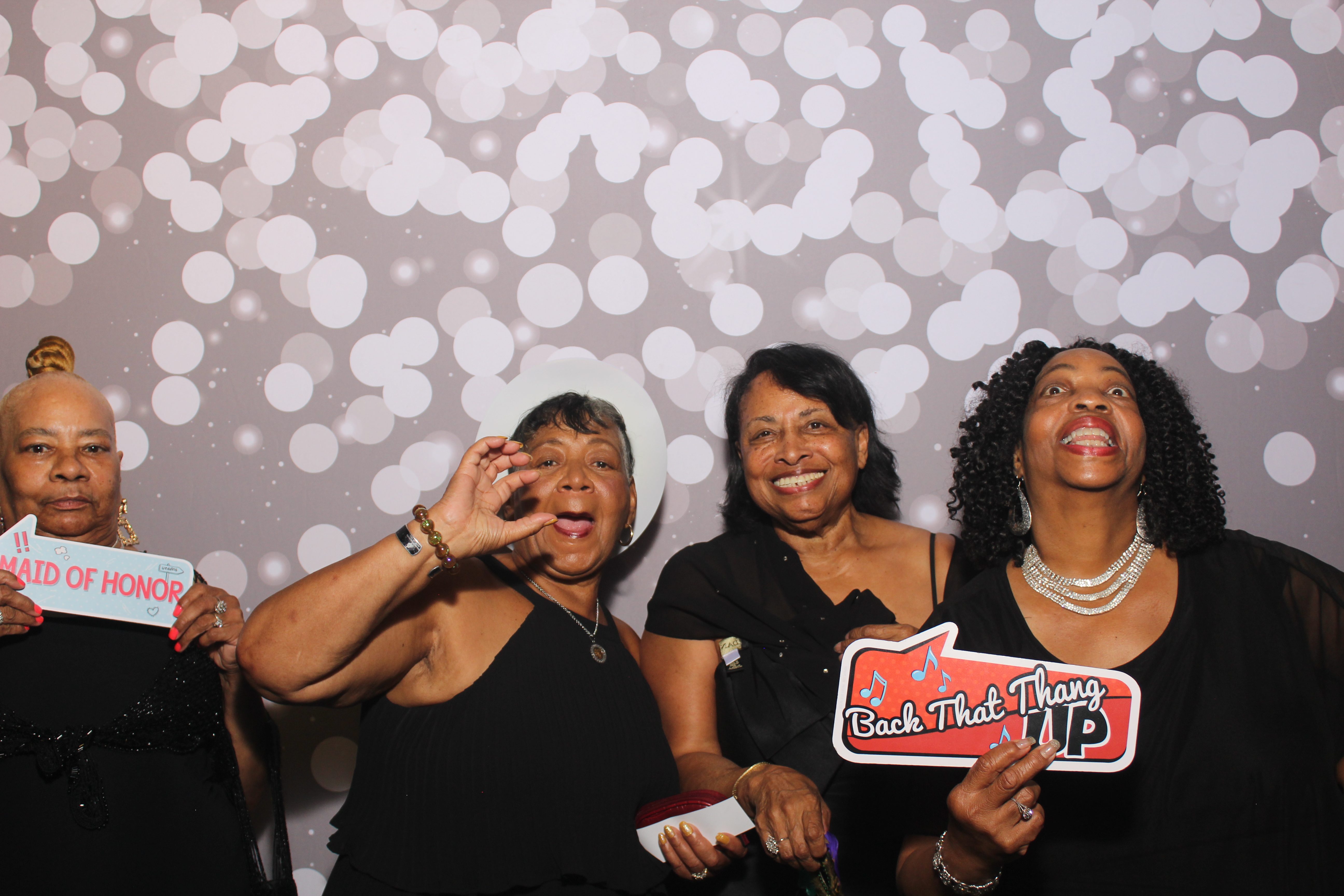 Powell Wedding 2025 | View more photos from the event at gallery.photoboothcincy.com/u/PhotoBoothCincy/Powell-Wedding-2025