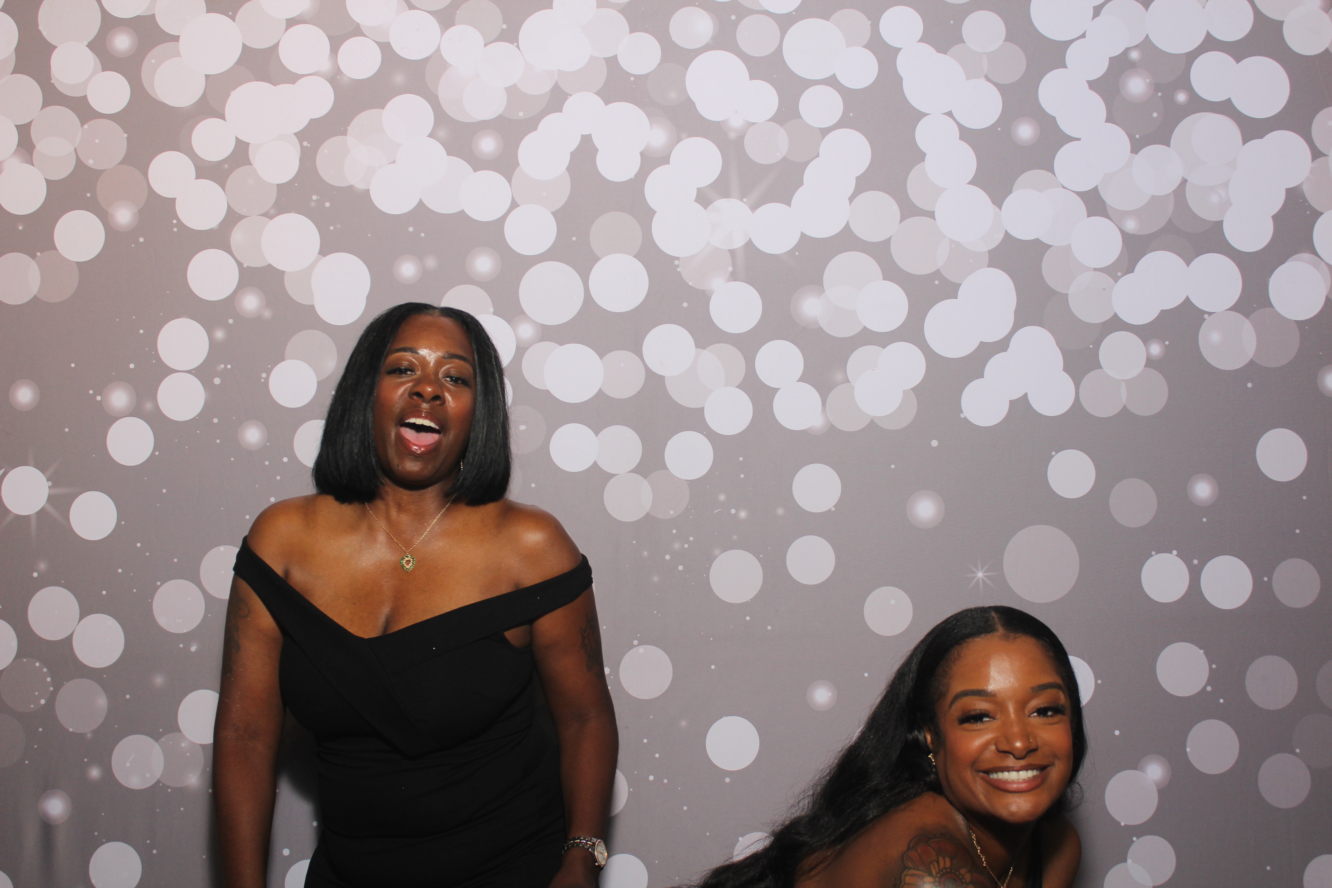 Powell Wedding 2025 | View more photos from the event at gallery.photoboothcincy.com/u/PhotoBoothCincy/Powell-Wedding-2025