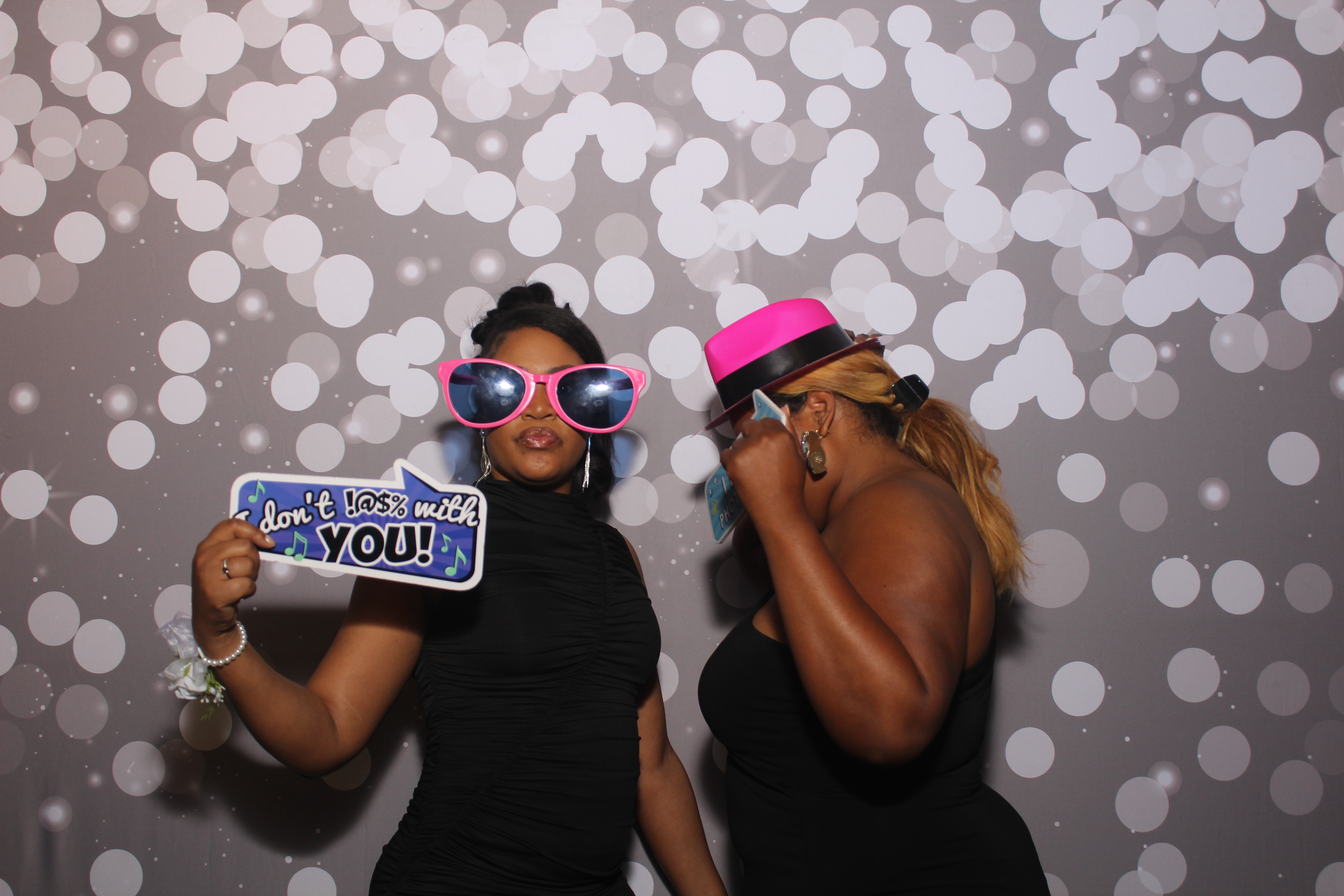 Powell Wedding 2025 | View more photos from the event at gallery.photoboothcincy.com/u/PhotoBoothCincy/Powell-Wedding-2025