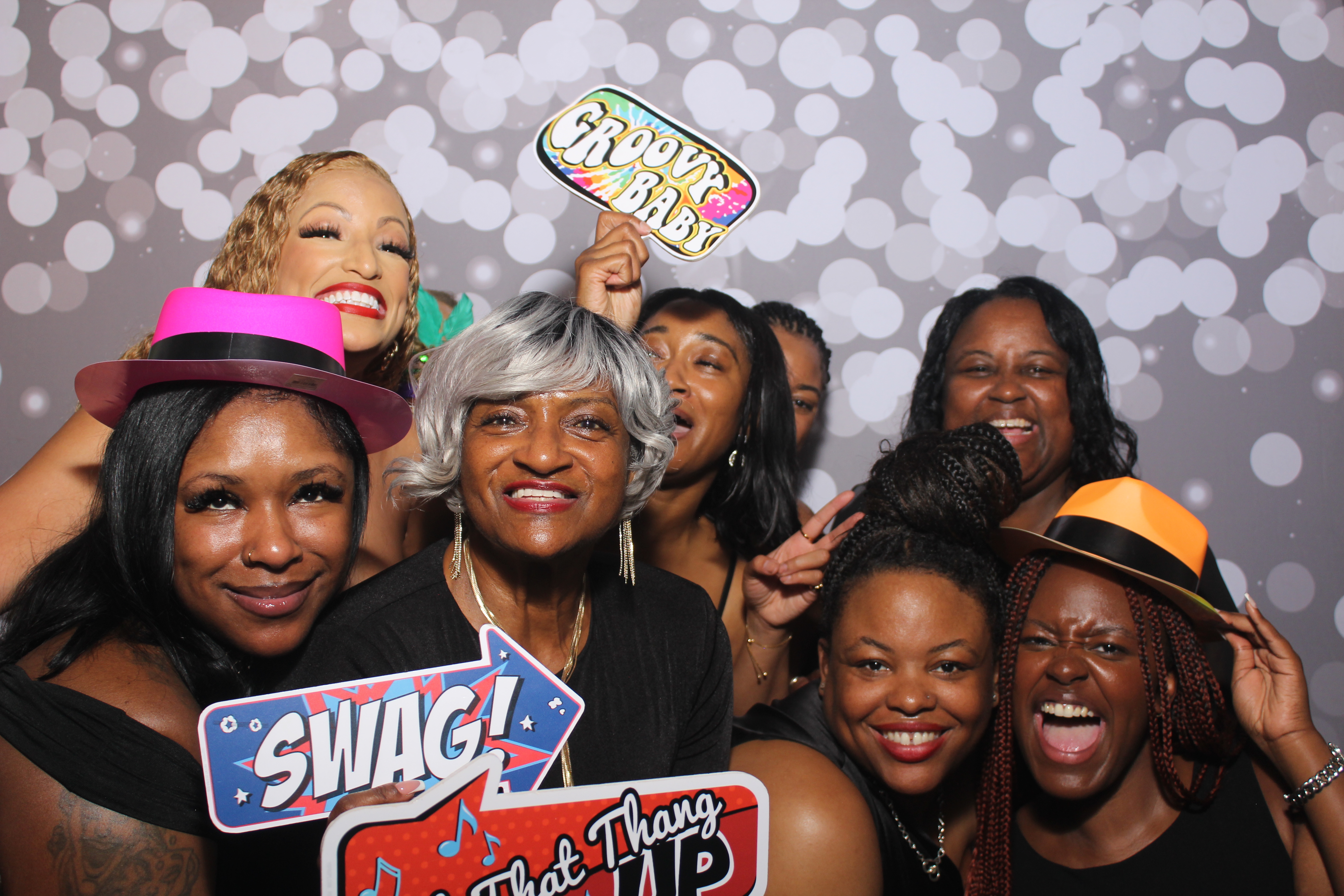 Powell Wedding 2025 | View more photos from the event at gallery.photoboothcincy.com/u/PhotoBoothCincy/Powell-Wedding-2025