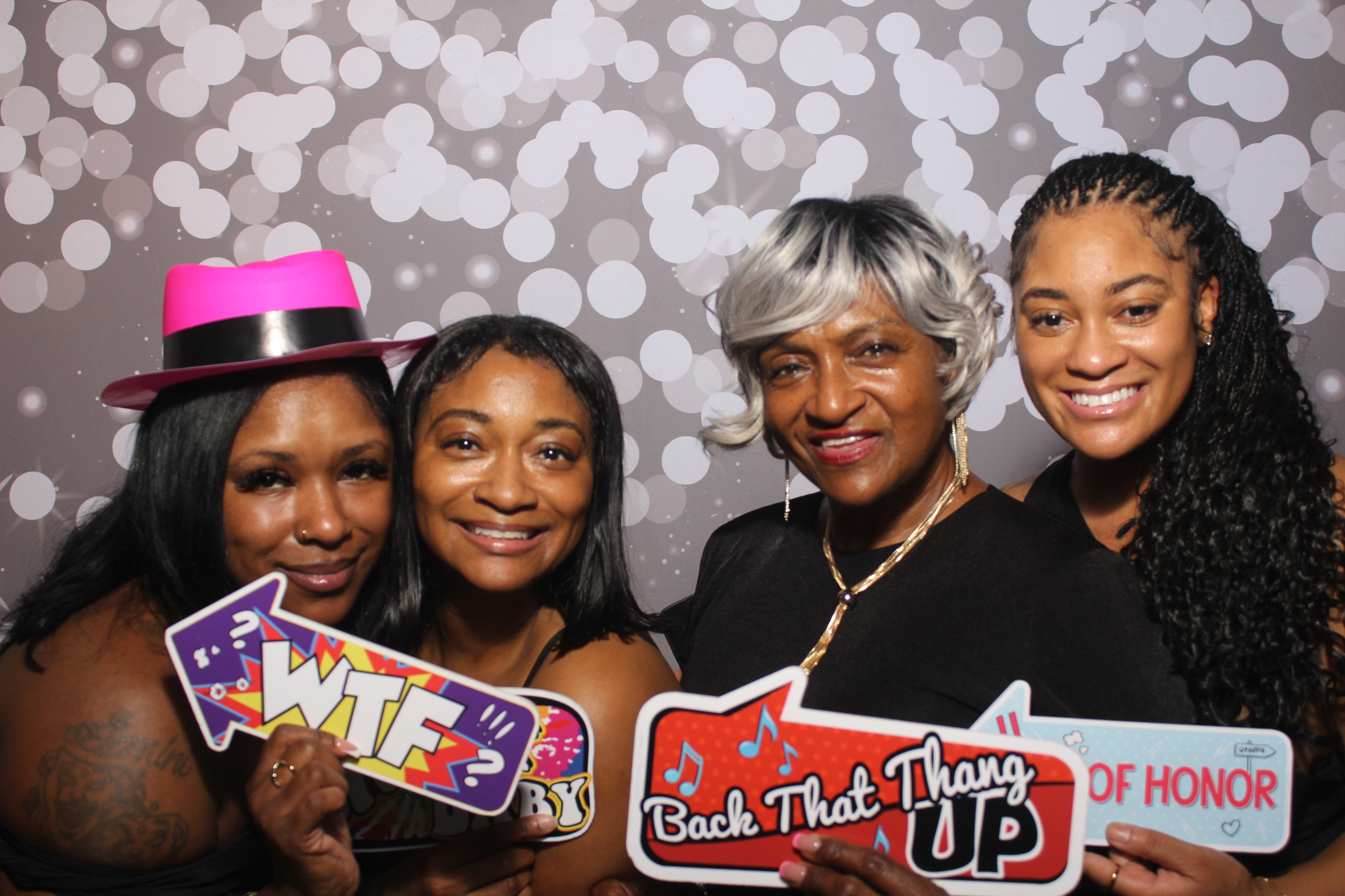 Powell Wedding 2025 | View more photos from the event at gallery.photoboothcincy.com/u/PhotoBoothCincy/Powell-Wedding-2025