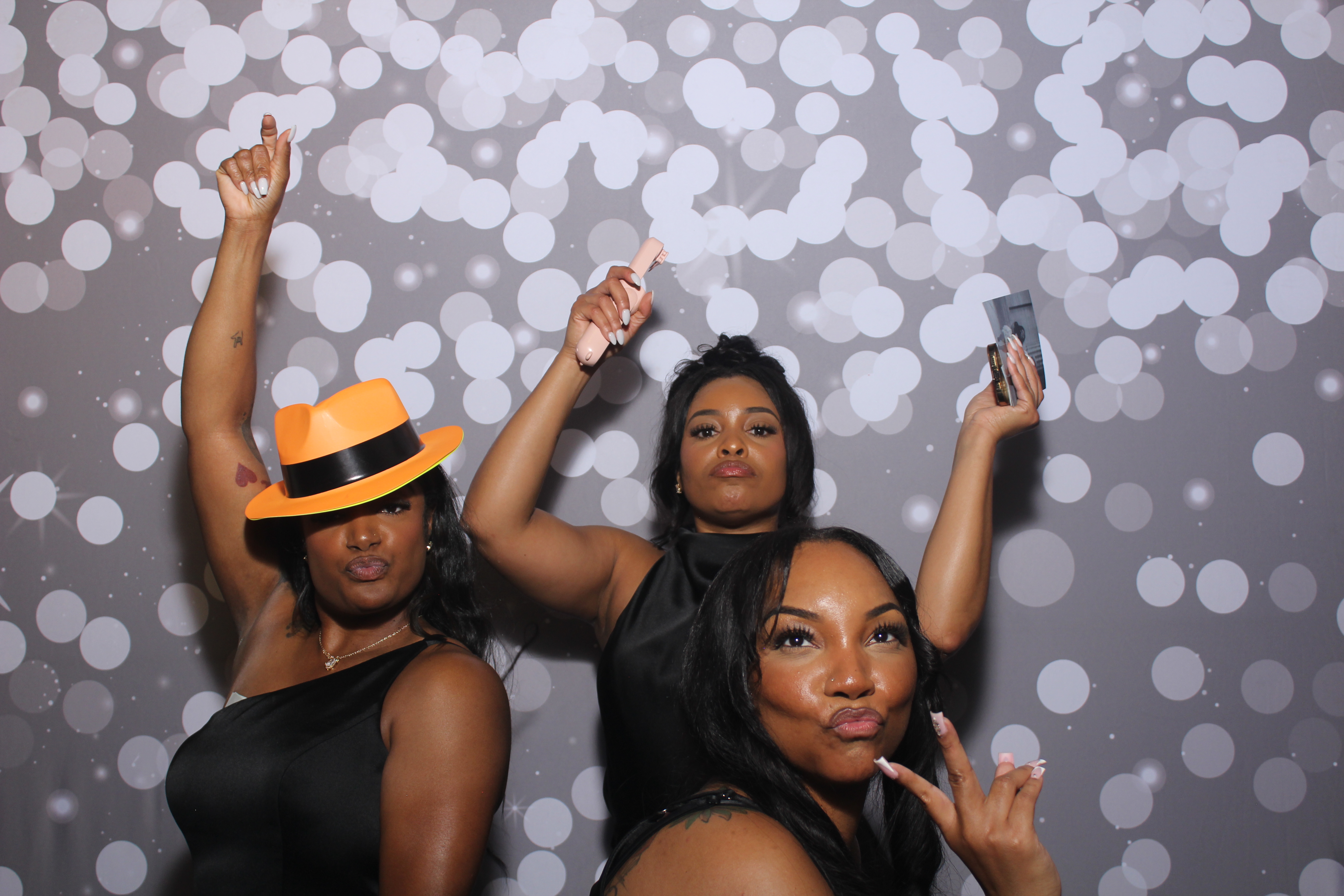 Powell Wedding 2025 | View more photos from the event at gallery.photoboothcincy.com/u/PhotoBoothCincy/Powell-Wedding-2025