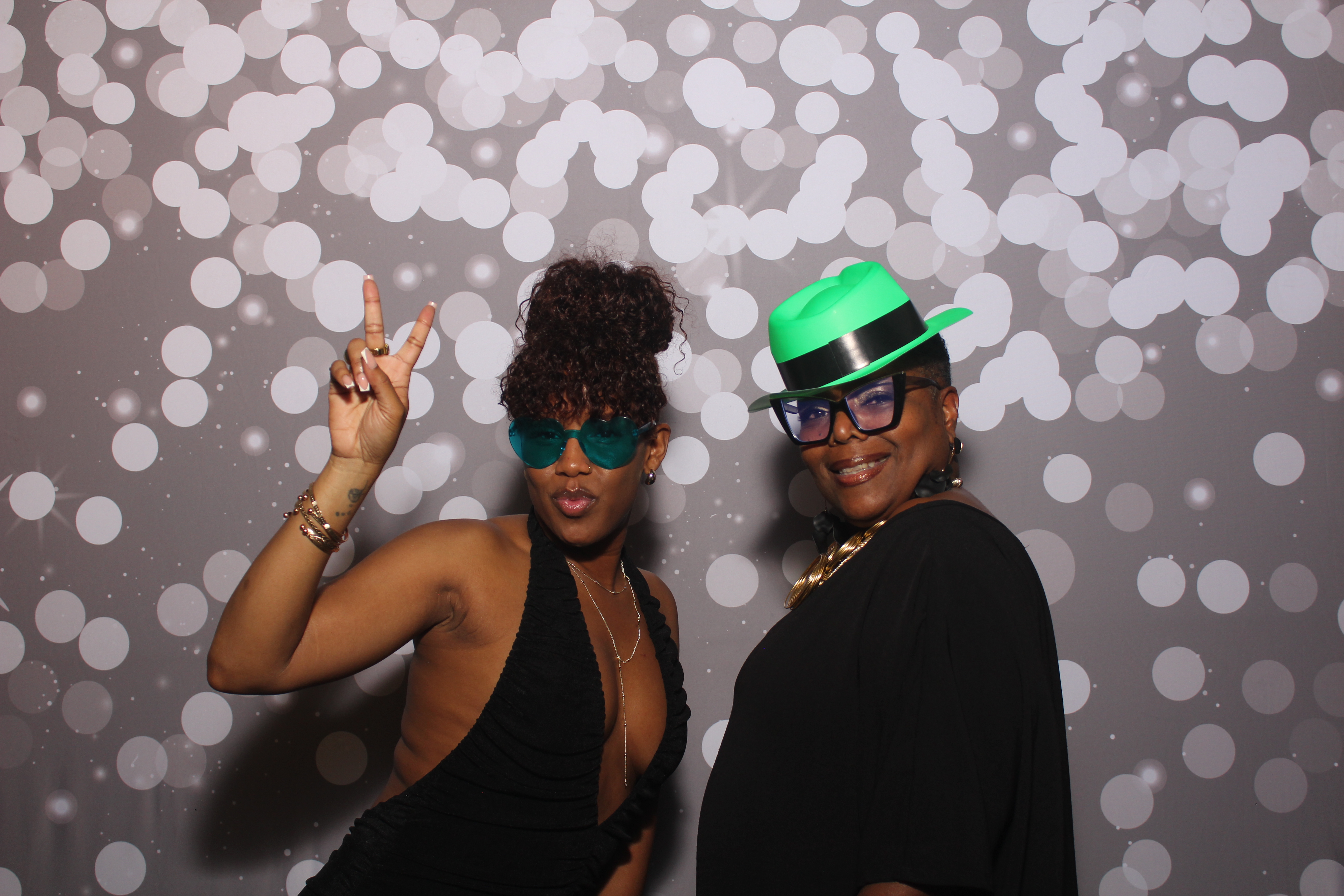 Powell Wedding 2025 | View more photos from the event at gallery.photoboothcincy.com/u/PhotoBoothCincy/Powell-Wedding-2025