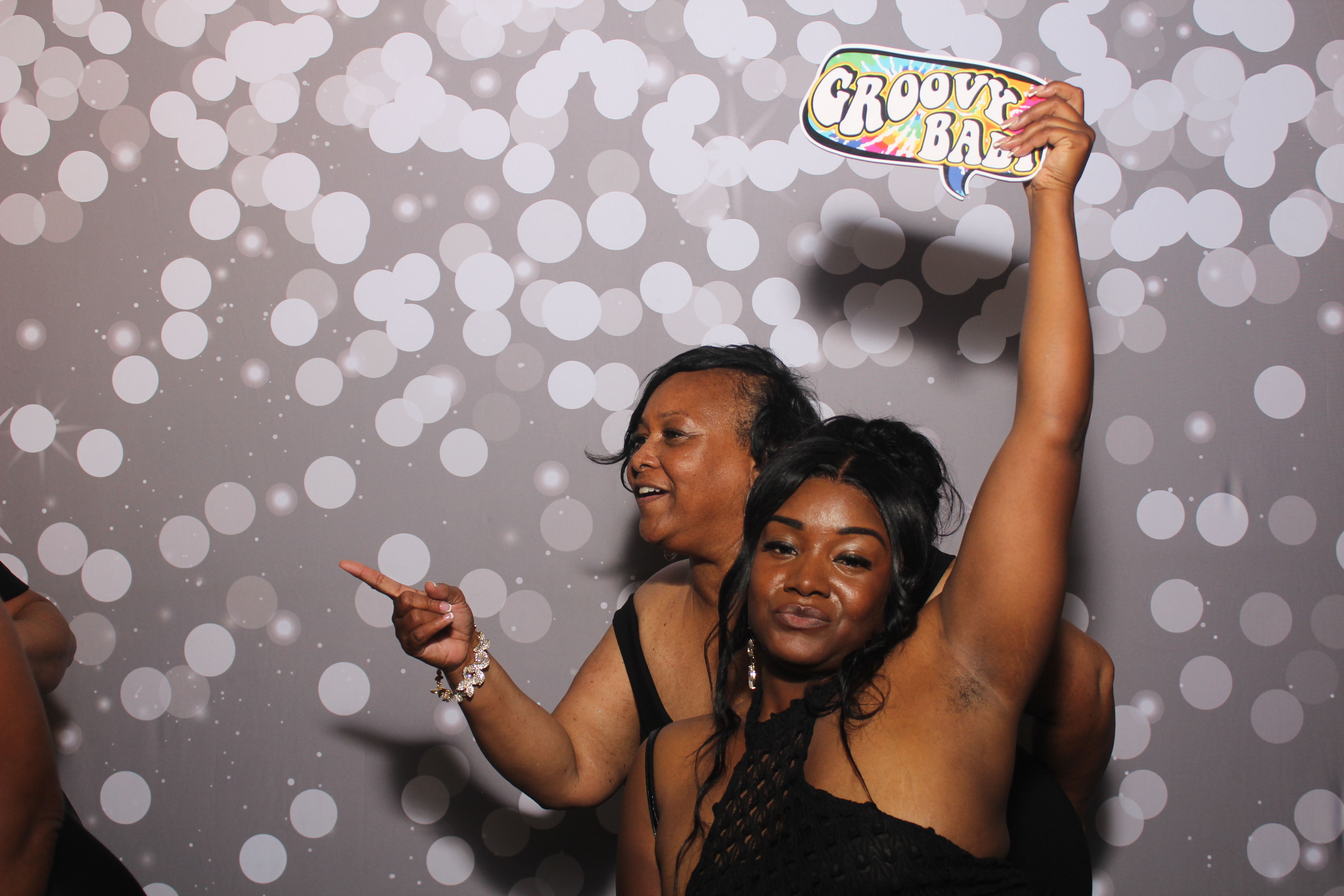 Powell Wedding 2025 | View more photos from the event at gallery.photoboothcincy.com/u/PhotoBoothCincy/Powell-Wedding-2025