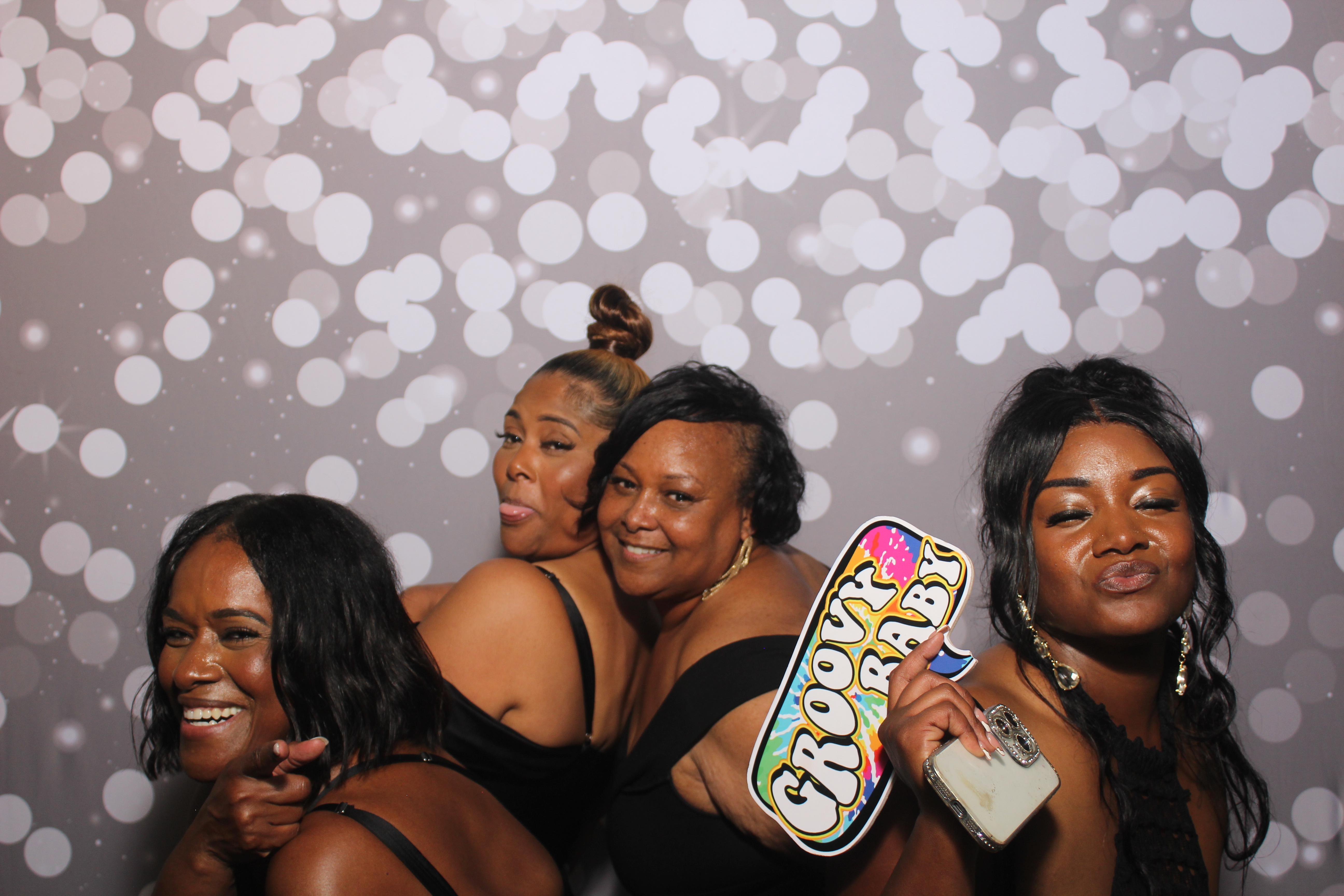 Powell Wedding 2025 | View more photos from the event at gallery.photoboothcincy.com/u/PhotoBoothCincy/Powell-Wedding-2025