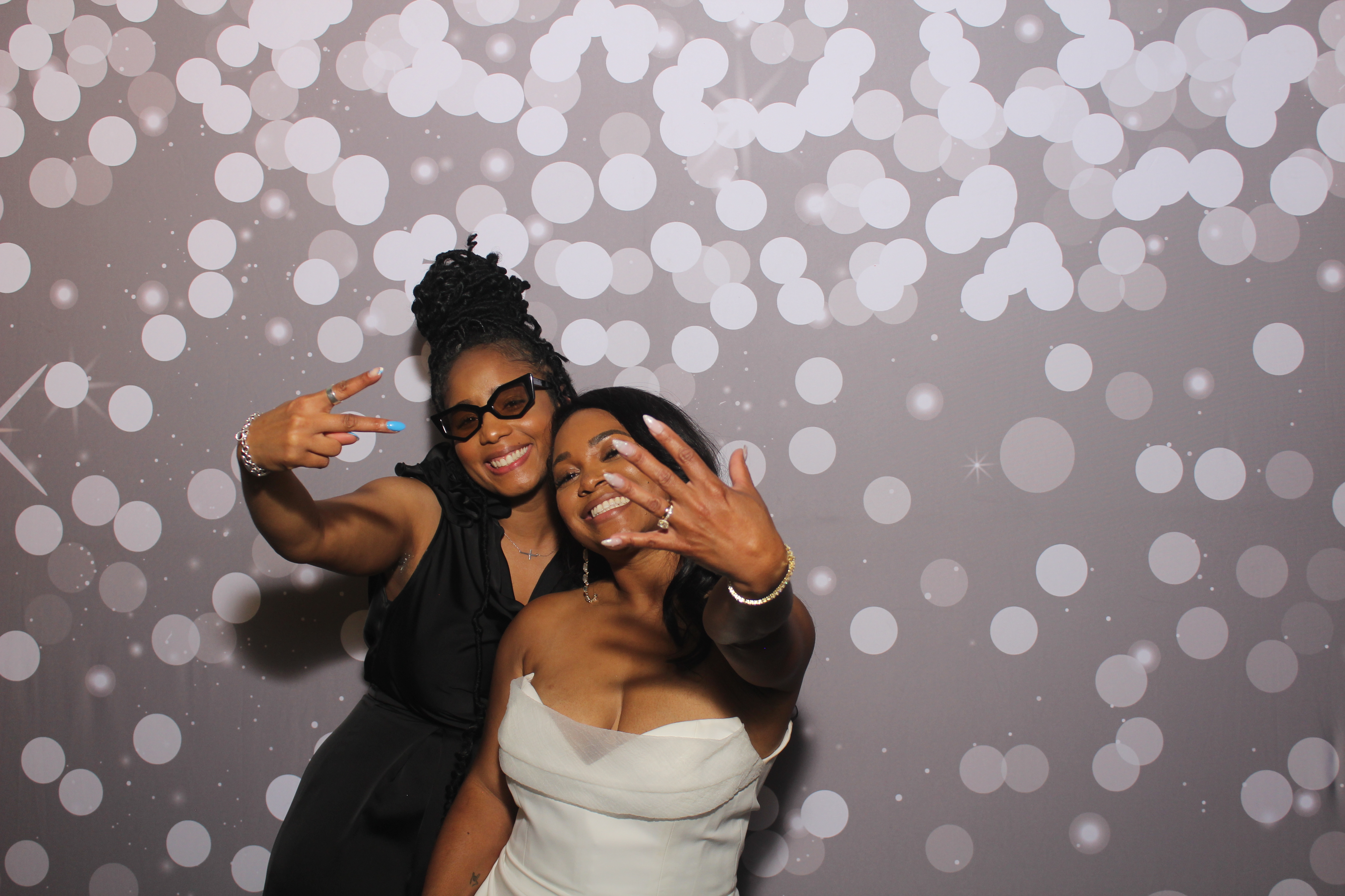 Powell Wedding 2025 | View more photos from the event at gallery.photoboothcincy.com/u/PhotoBoothCincy/Powell-Wedding-2025