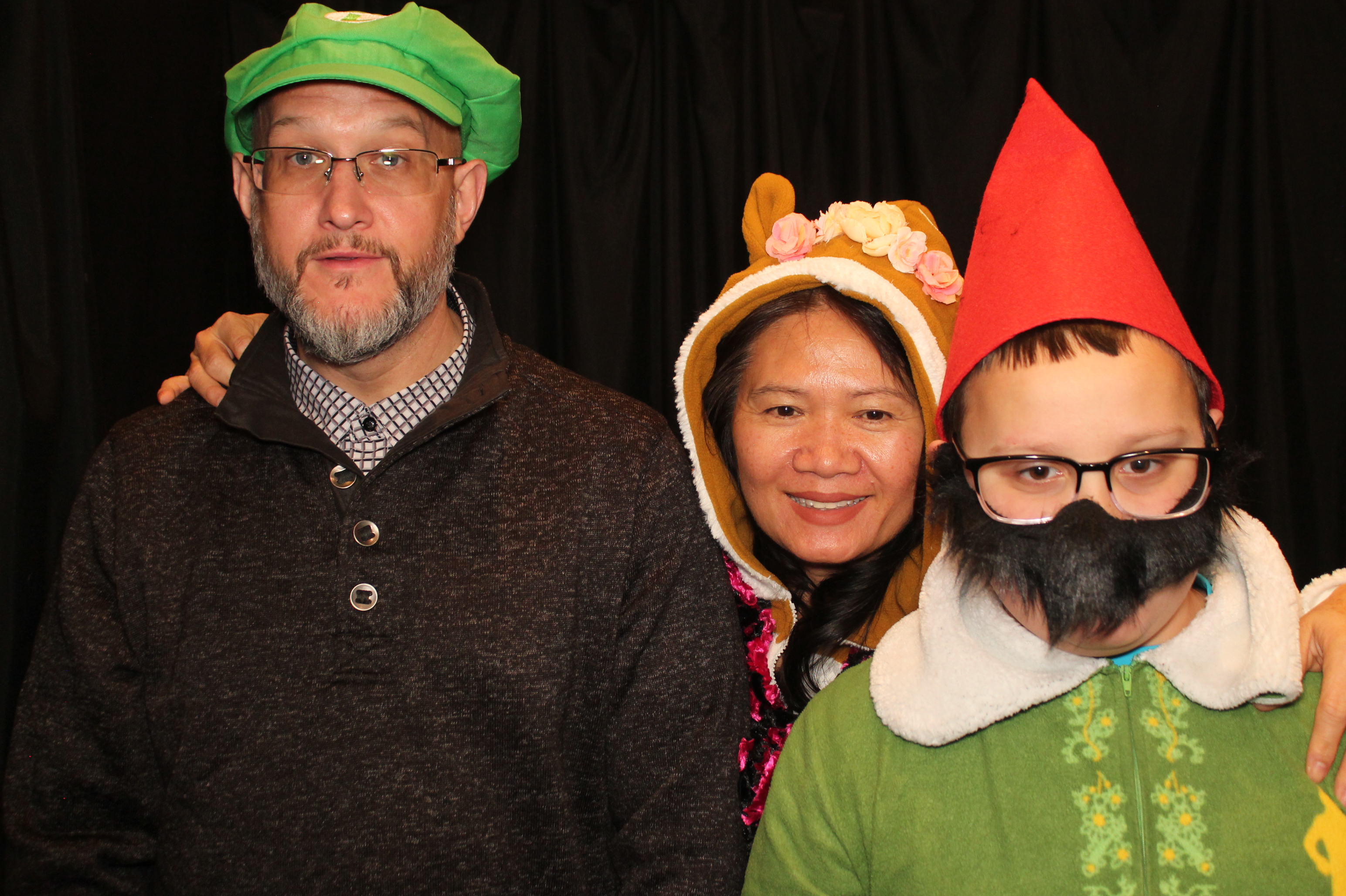 Quasonix Christmas Party | View more photos from the event at gallery.photoboothcincy.com/u/PhotoBoothCincy/Quasonix-Christmas-Party
