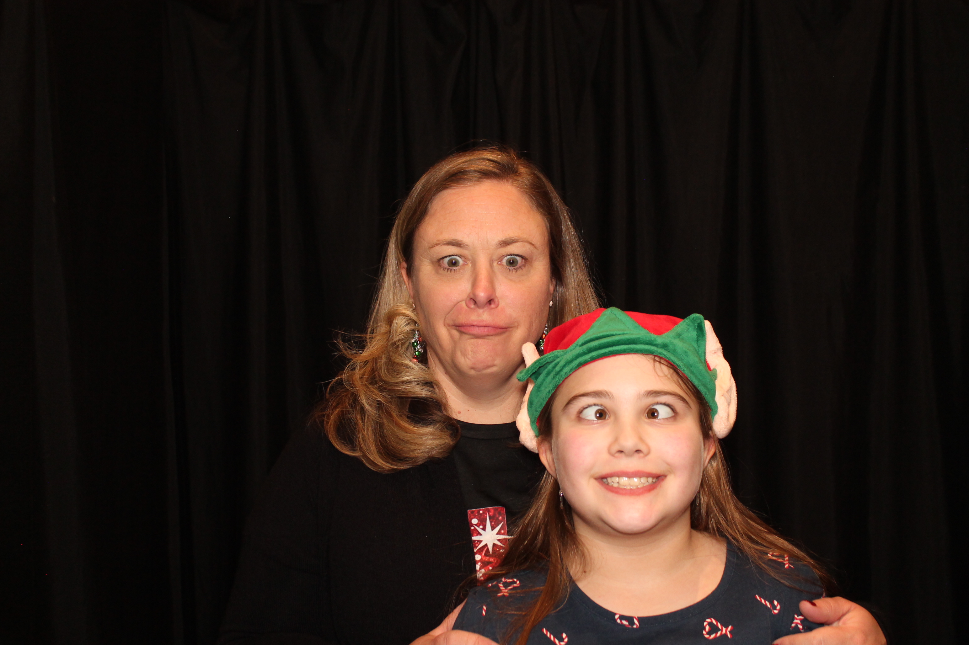 Quasonix Christmas Party | View more photos from the event at gallery.photoboothcincy.com/u/PhotoBoothCincy/Quasonix-Christmas-Party